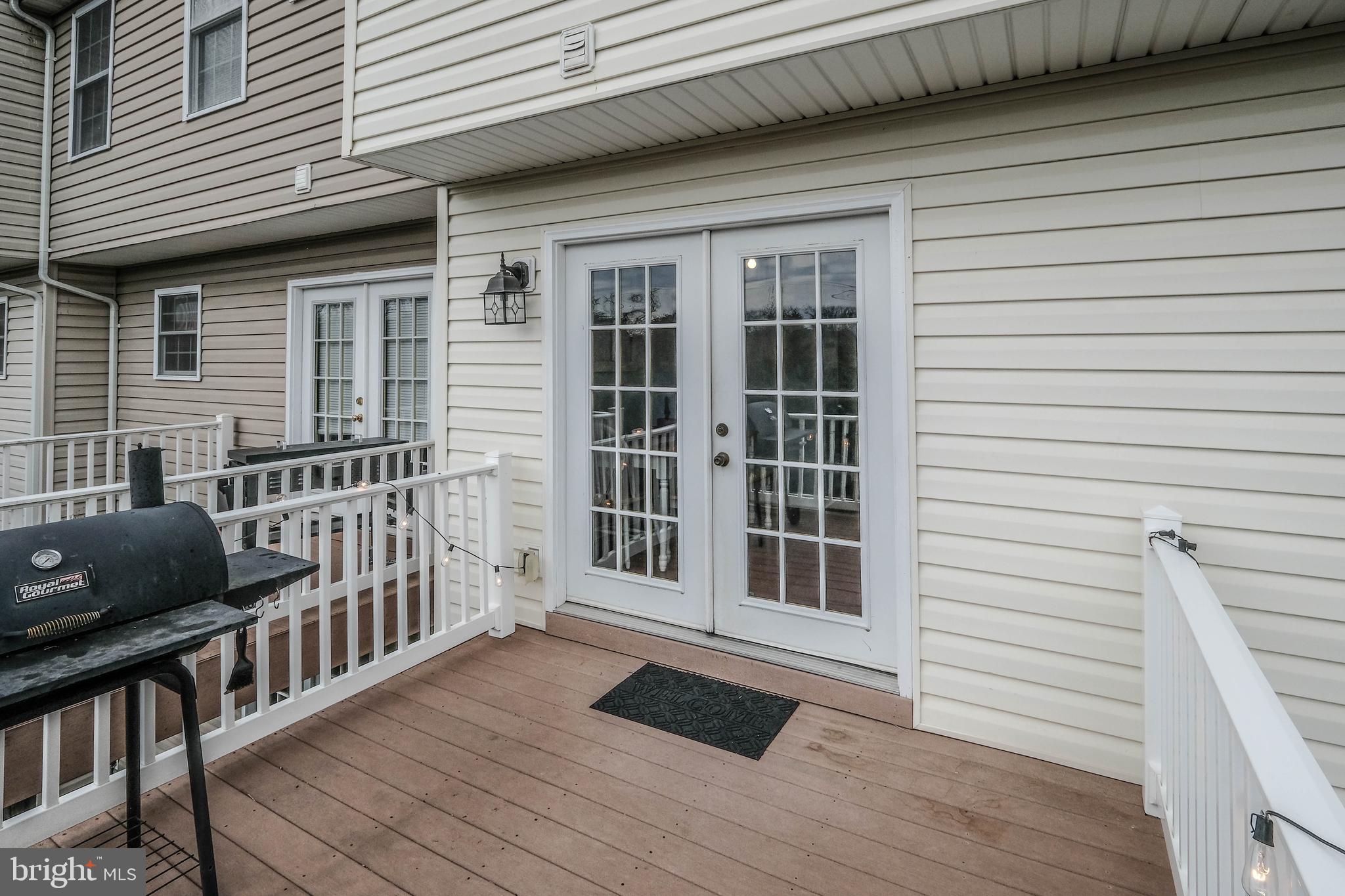 THE TOWNES AT OAKHURST - Residential Lease