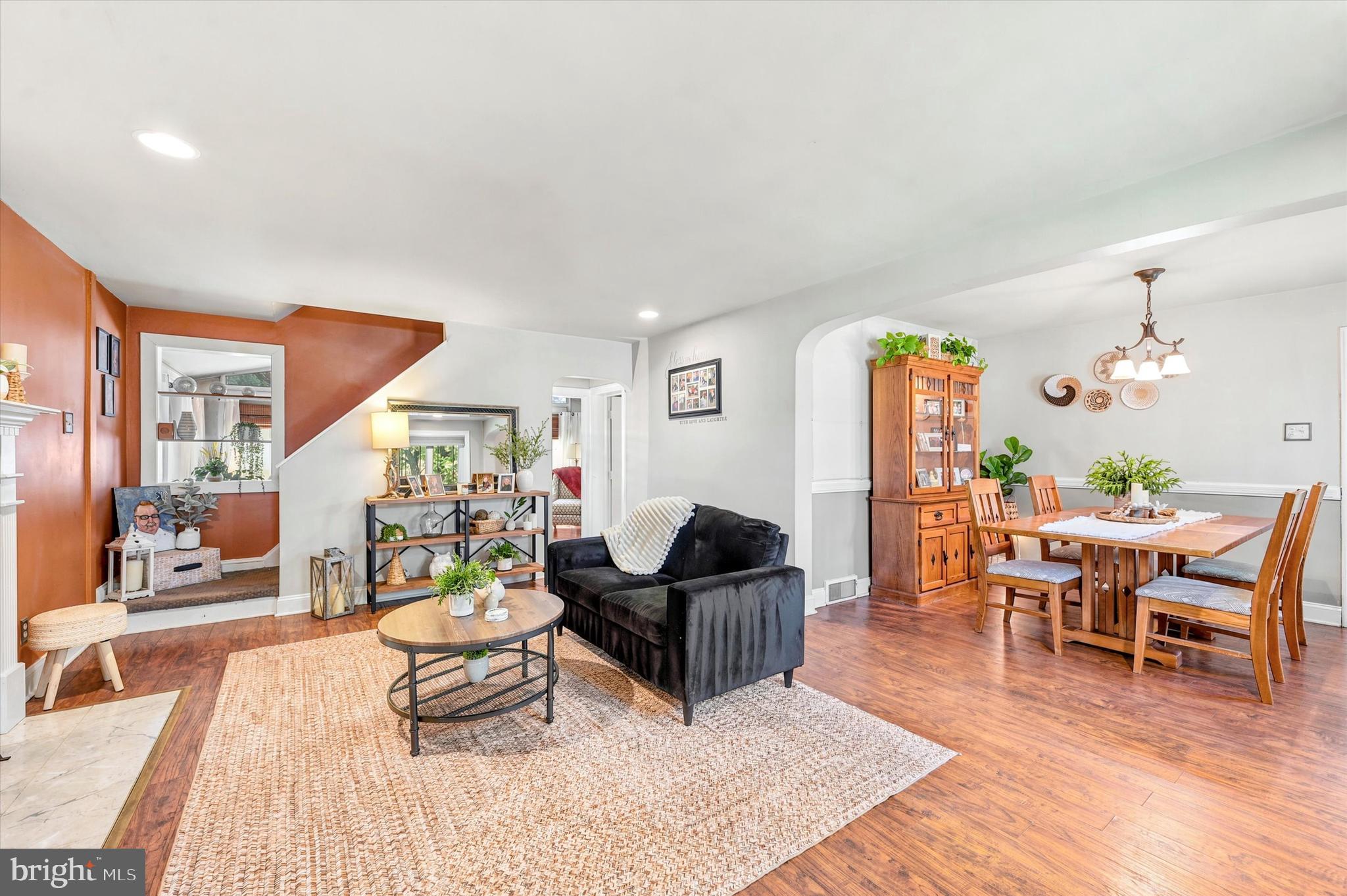 316 E THOMSON AVENUE