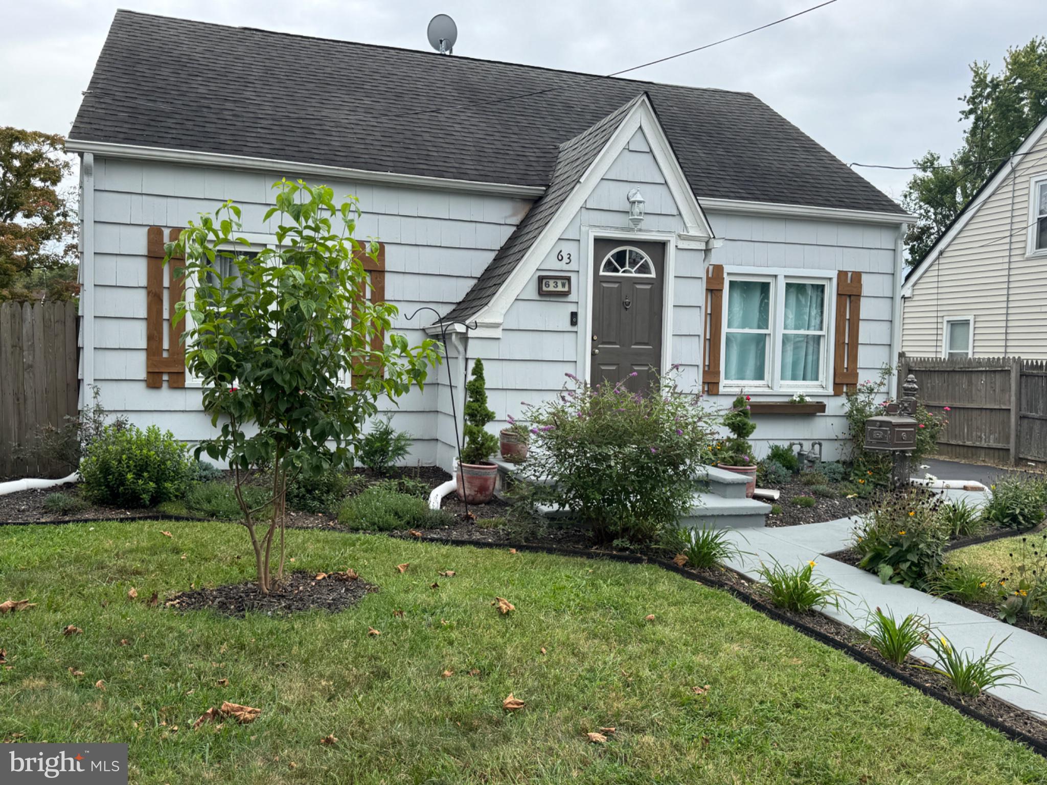 63 W MONTROSE STREET