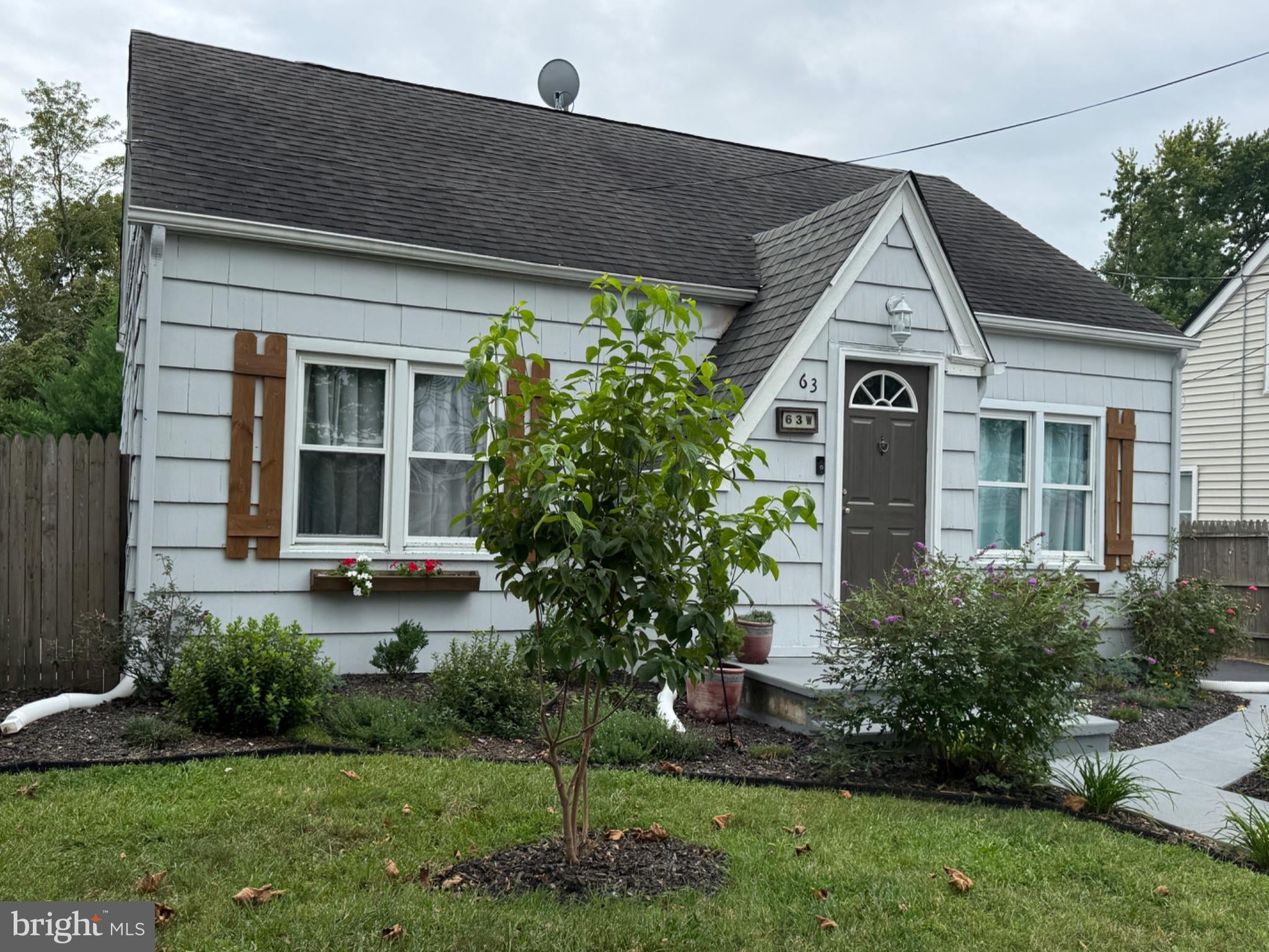 63 W MONTROSE STREET