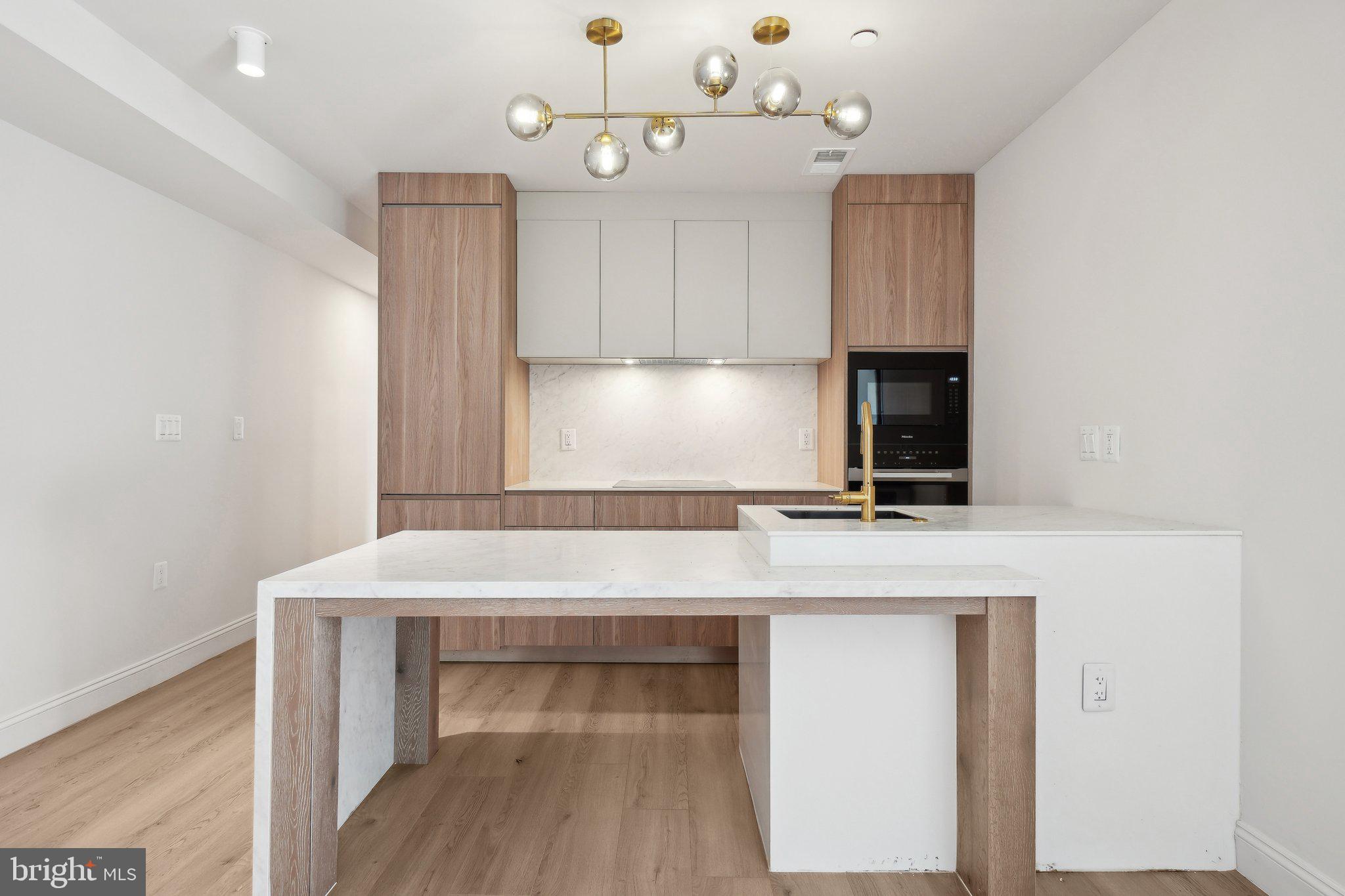 23 LOGAN CIRCLE NW NO. 2