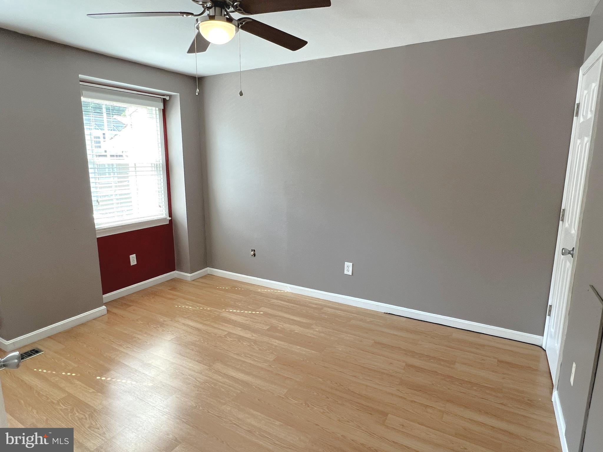 STRATHMEADE SQUARE - Residential