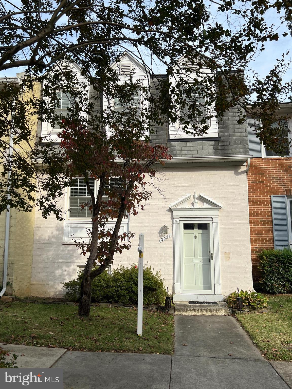 STRATHMEADE SQUARE - Residential