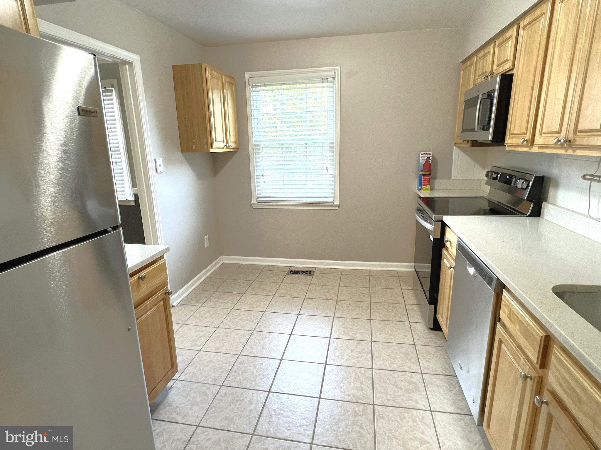 STRATHMEADE SQUARE - Residential