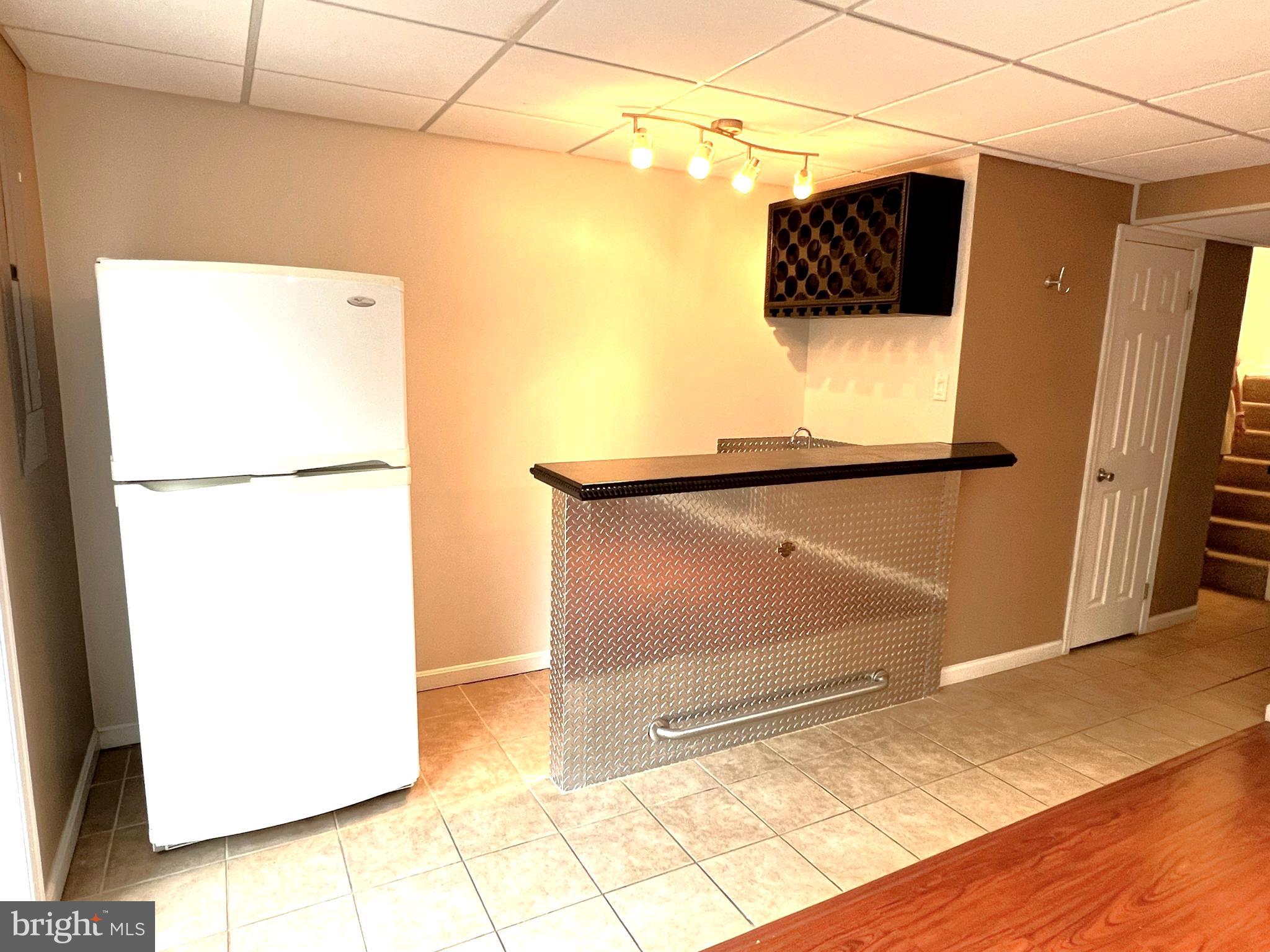 STRATHMEADE SQUARE - Residential