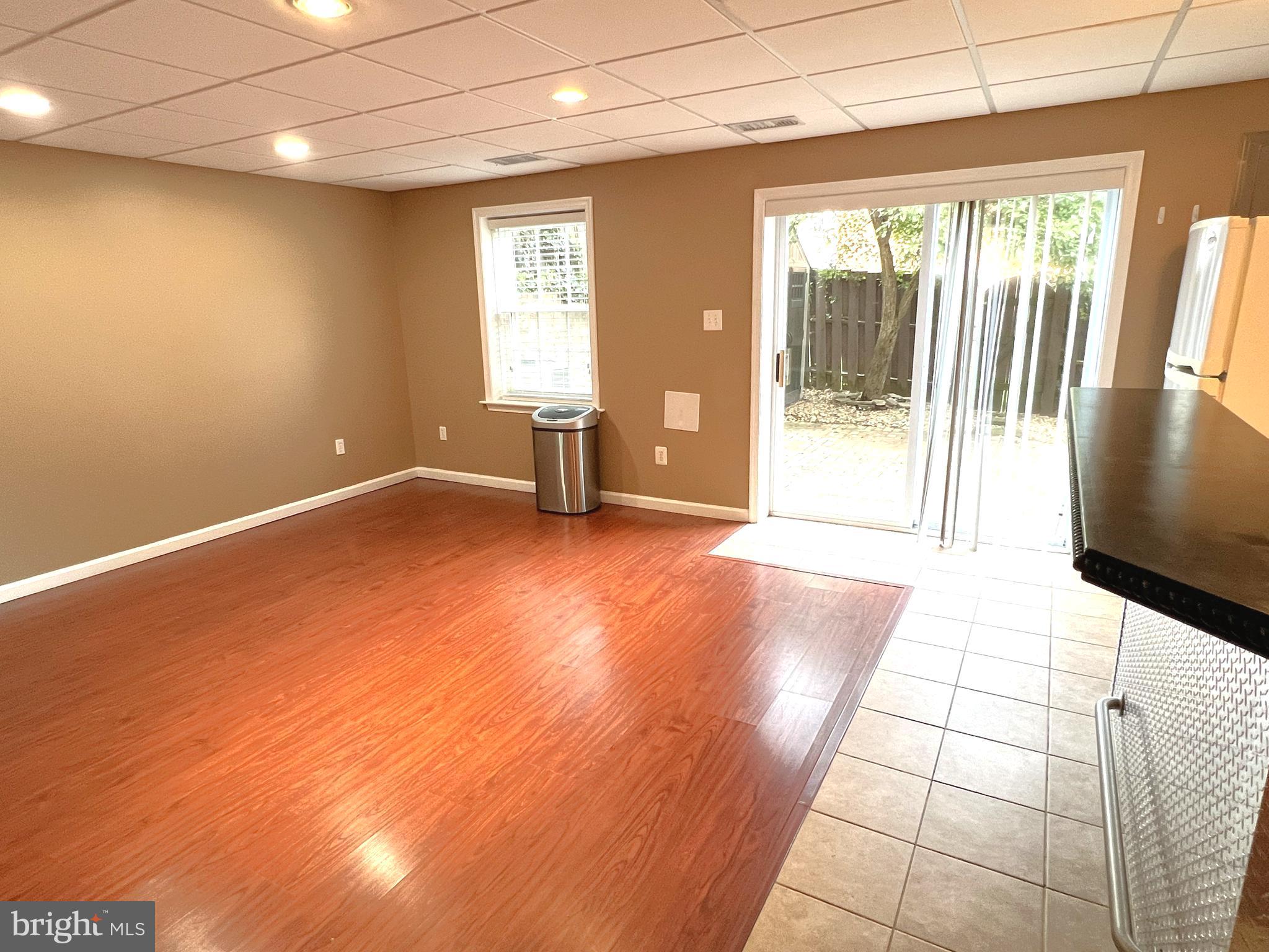 STRATHMEADE SQUARE - Residential