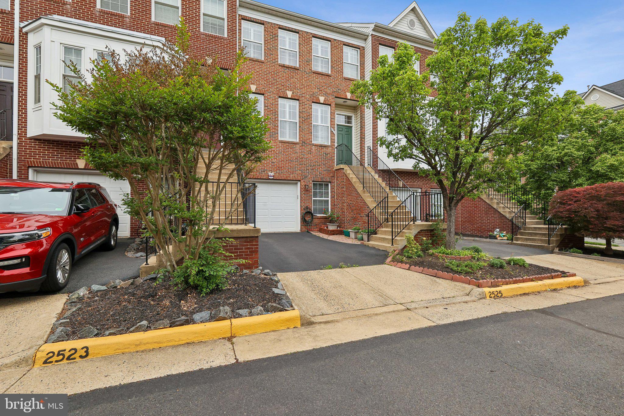 2525 JAMES MADISON CIRCLE