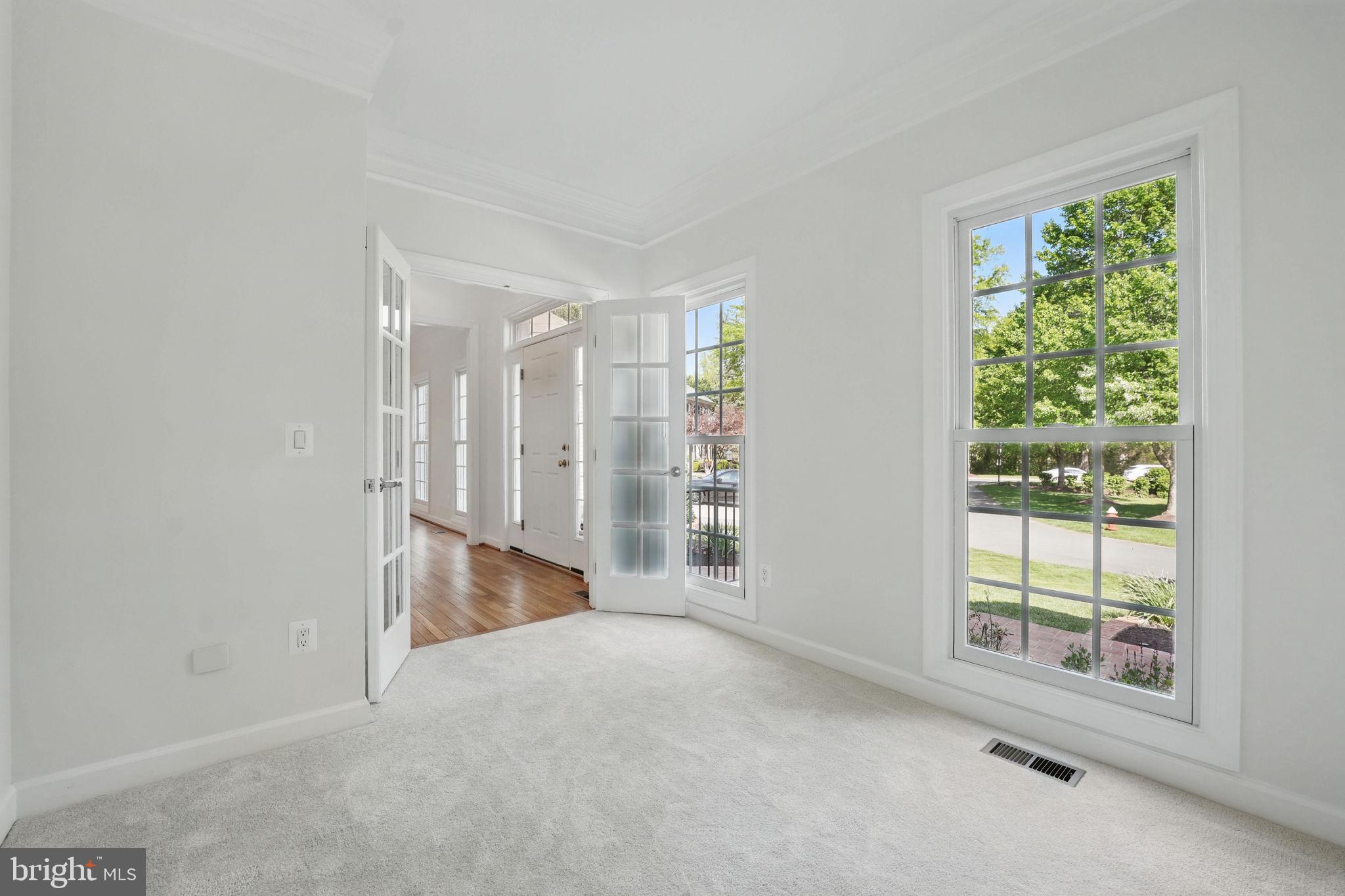 SOUTH RIDING - Residential