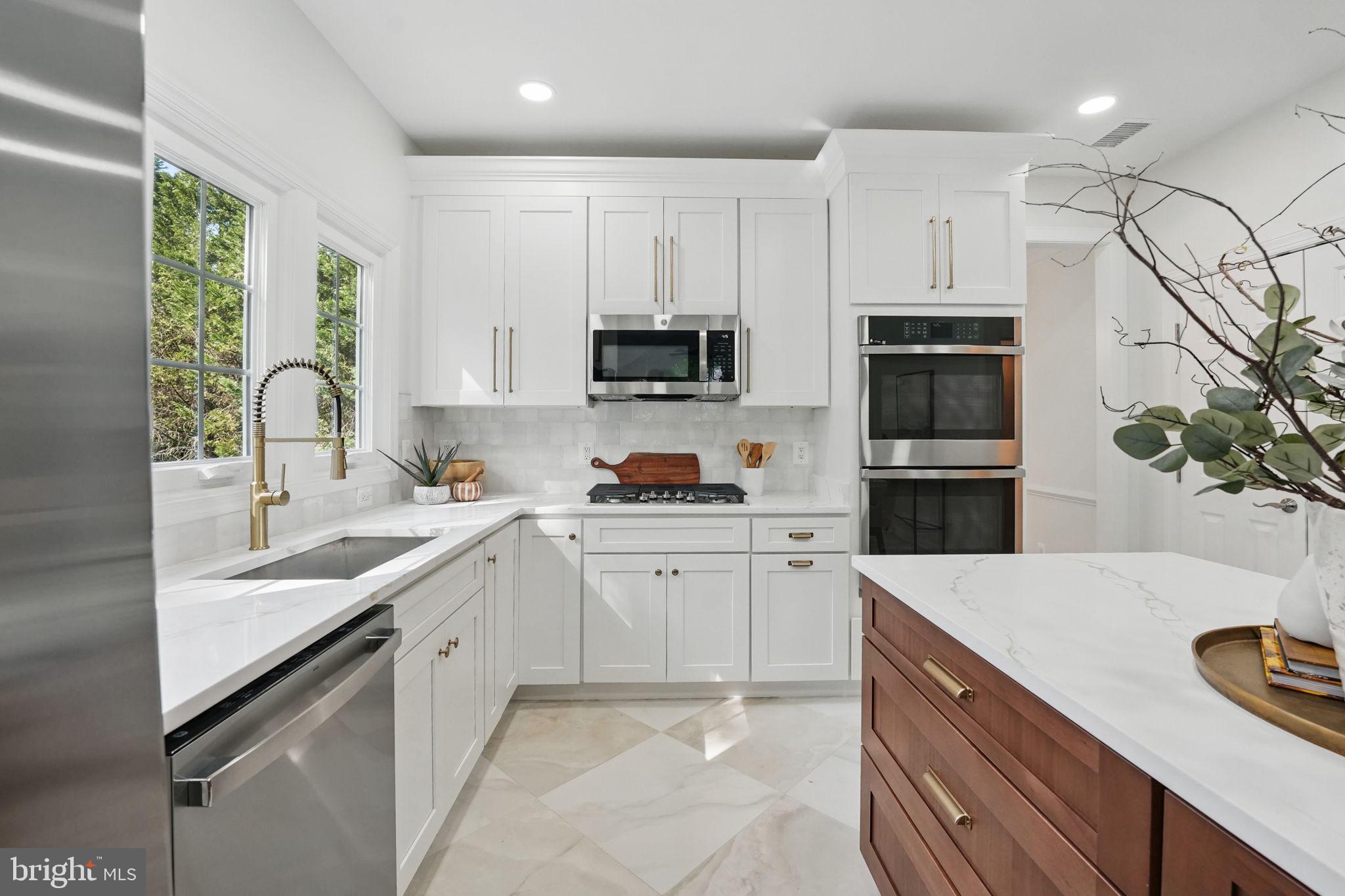 SOUTH RIDING - Residential