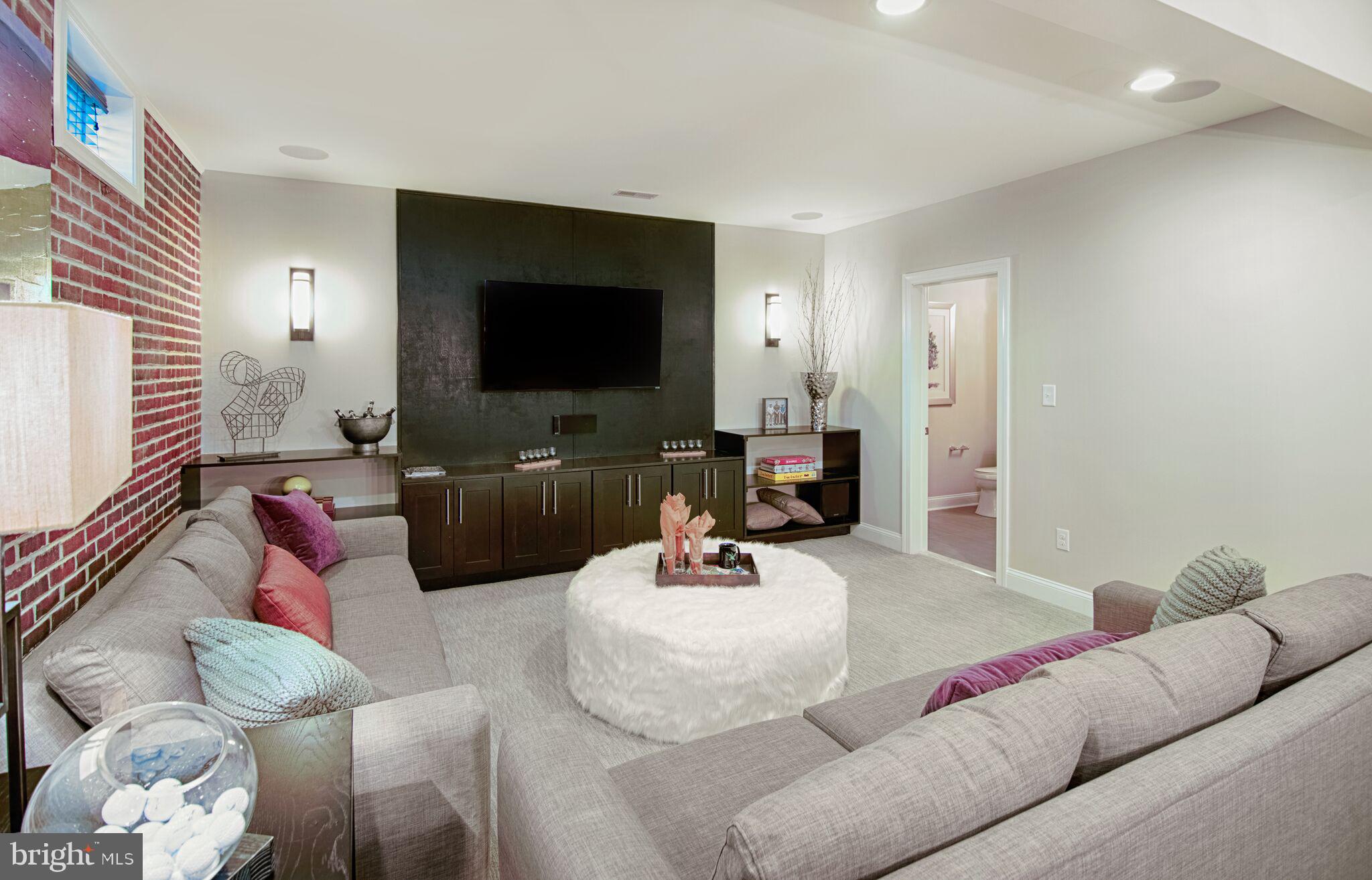 TOWN OF WHITEHALL - Residential