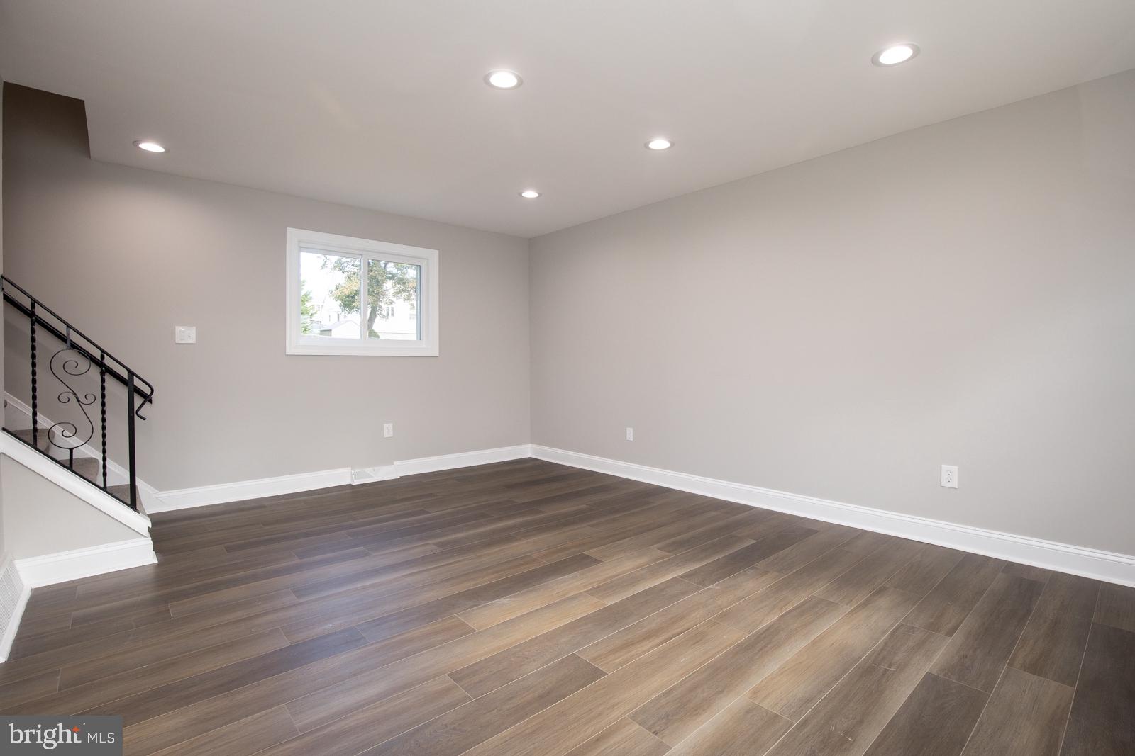 WILLOW GROVE - Residential