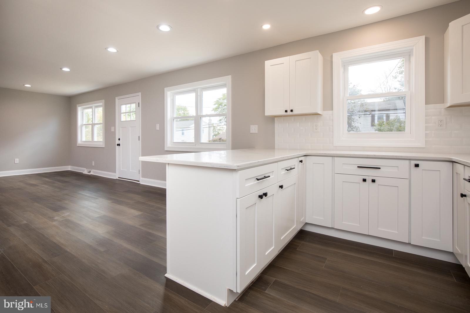 WILLOW GROVE - Residential