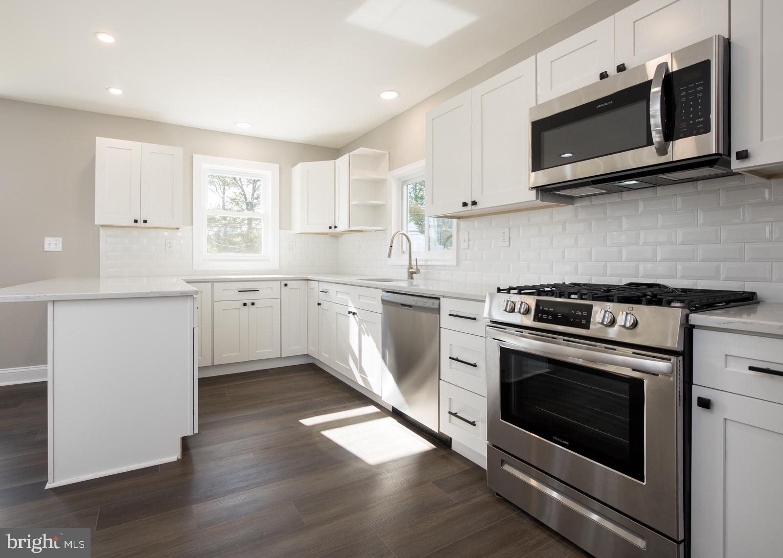 WILLOW GROVE - Residential
