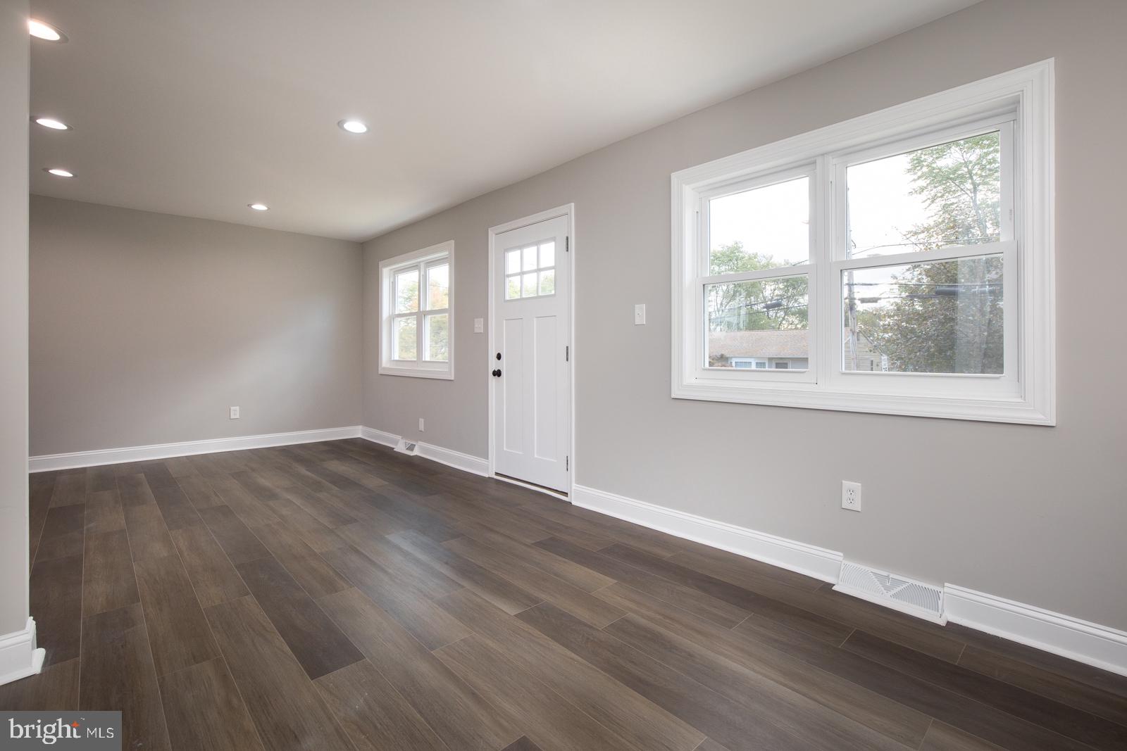 WILLOW GROVE - Residential
