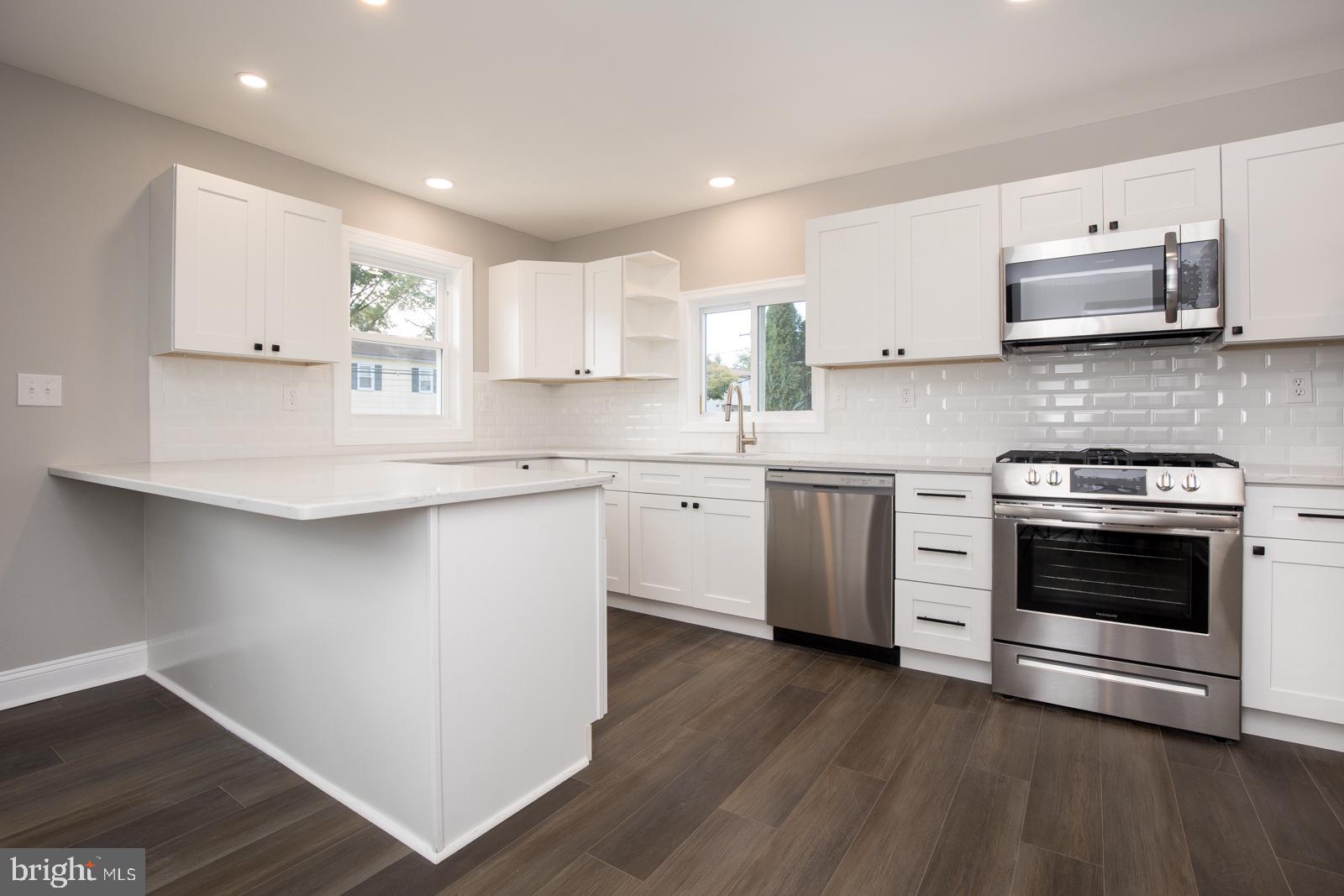 WILLOW GROVE - Residential