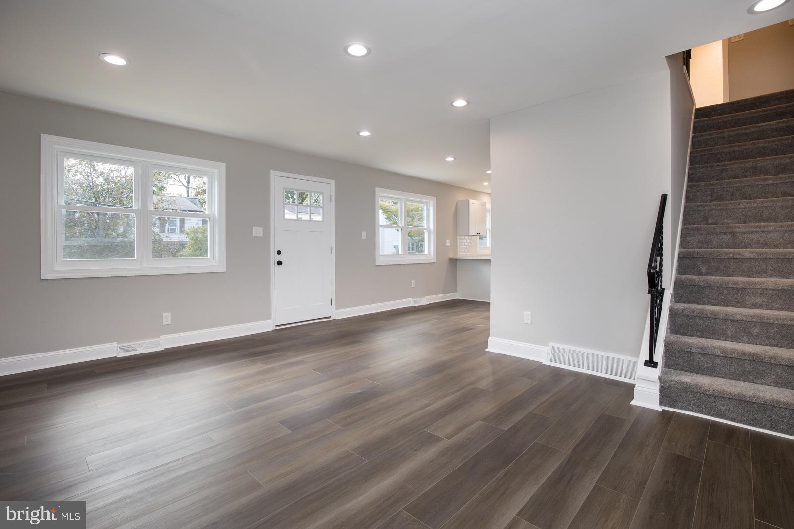 WILLOW GROVE - Residential