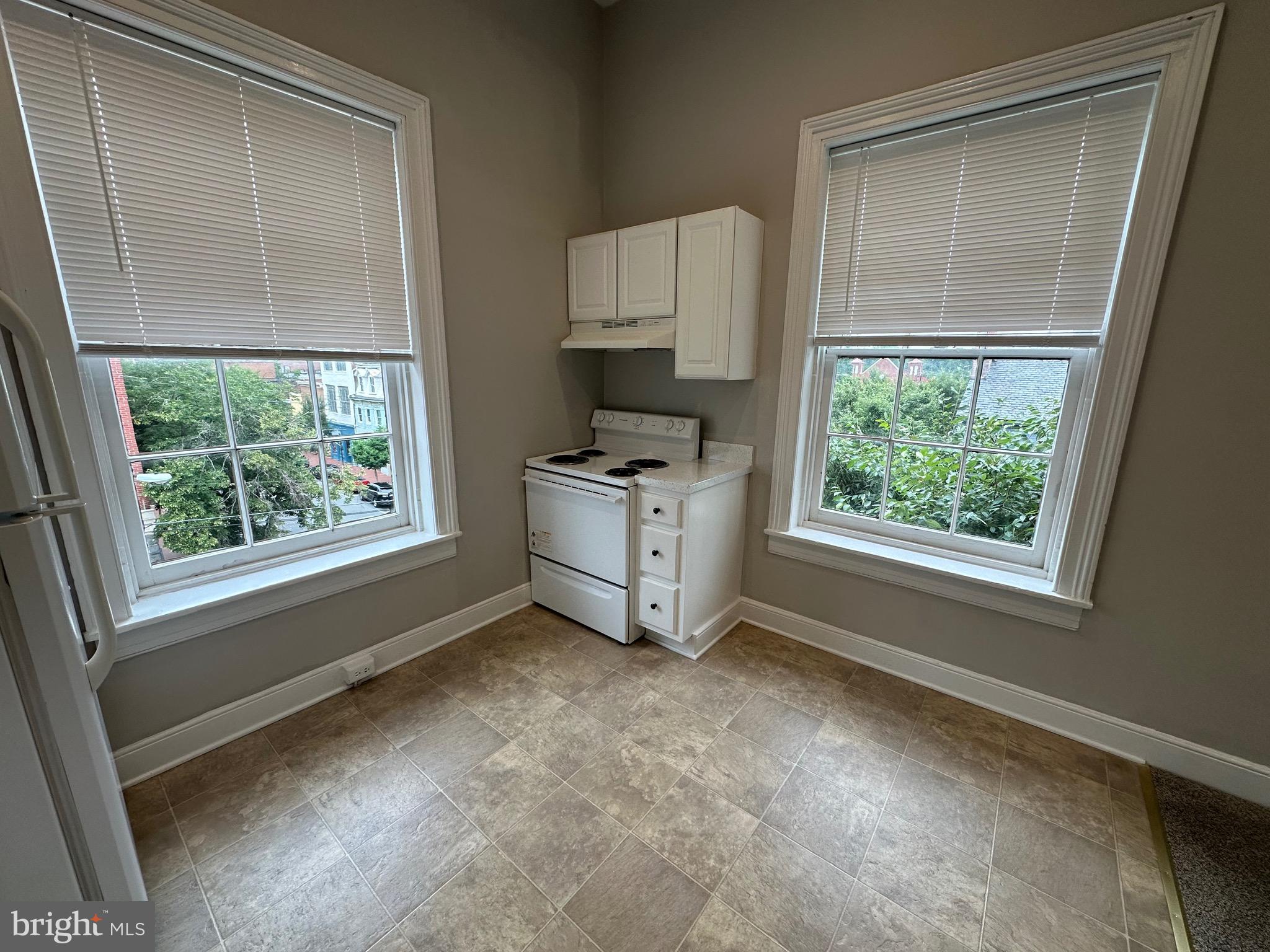 200 HANOVER STREET 3A