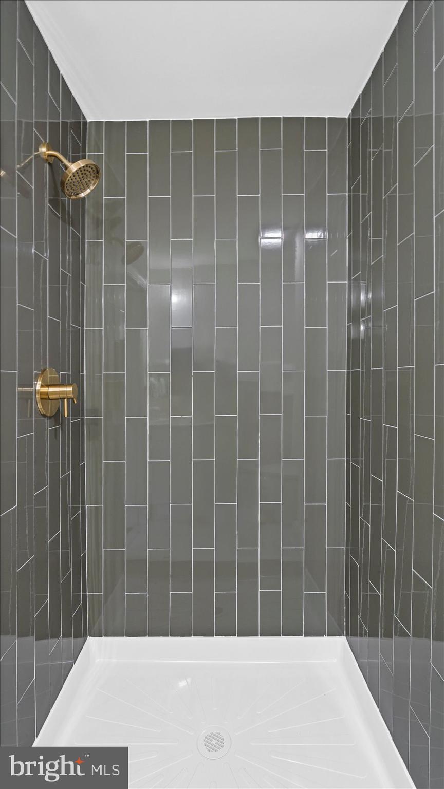 SOUTHGATE - Residential