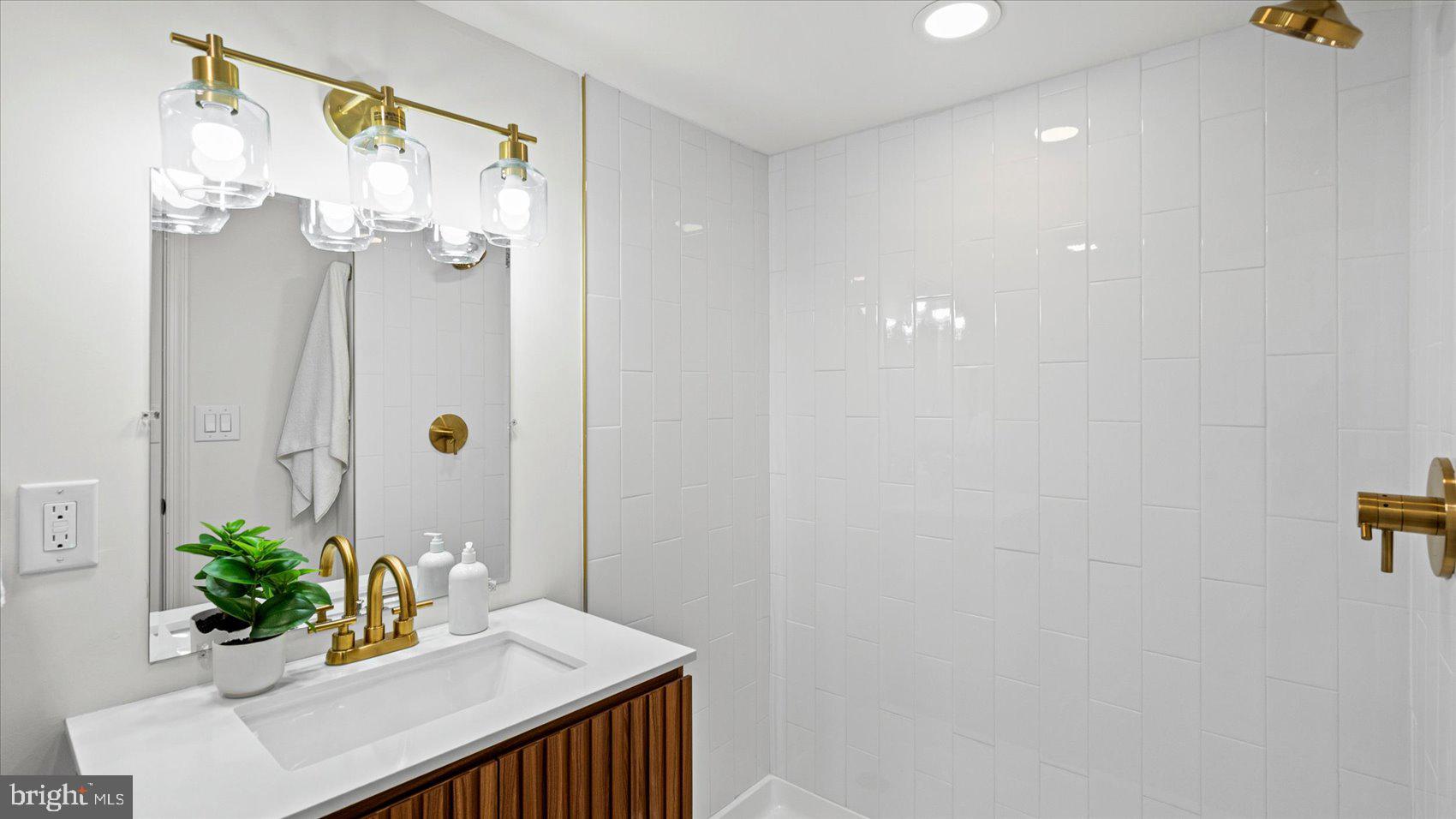 SOUTHGATE - Residential