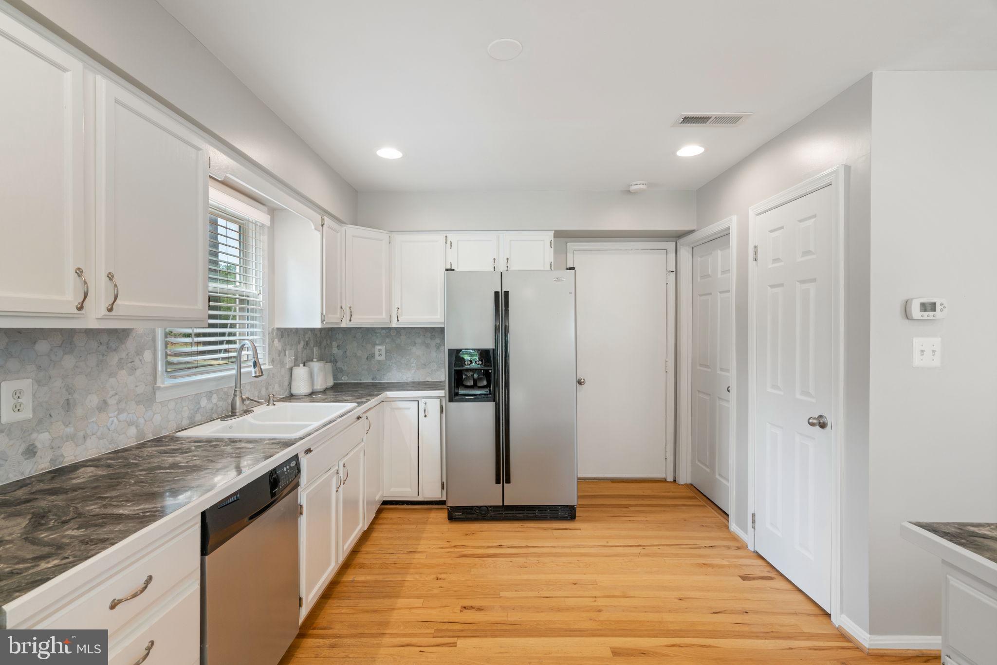 LAKEVIEW ESTATES - Residential