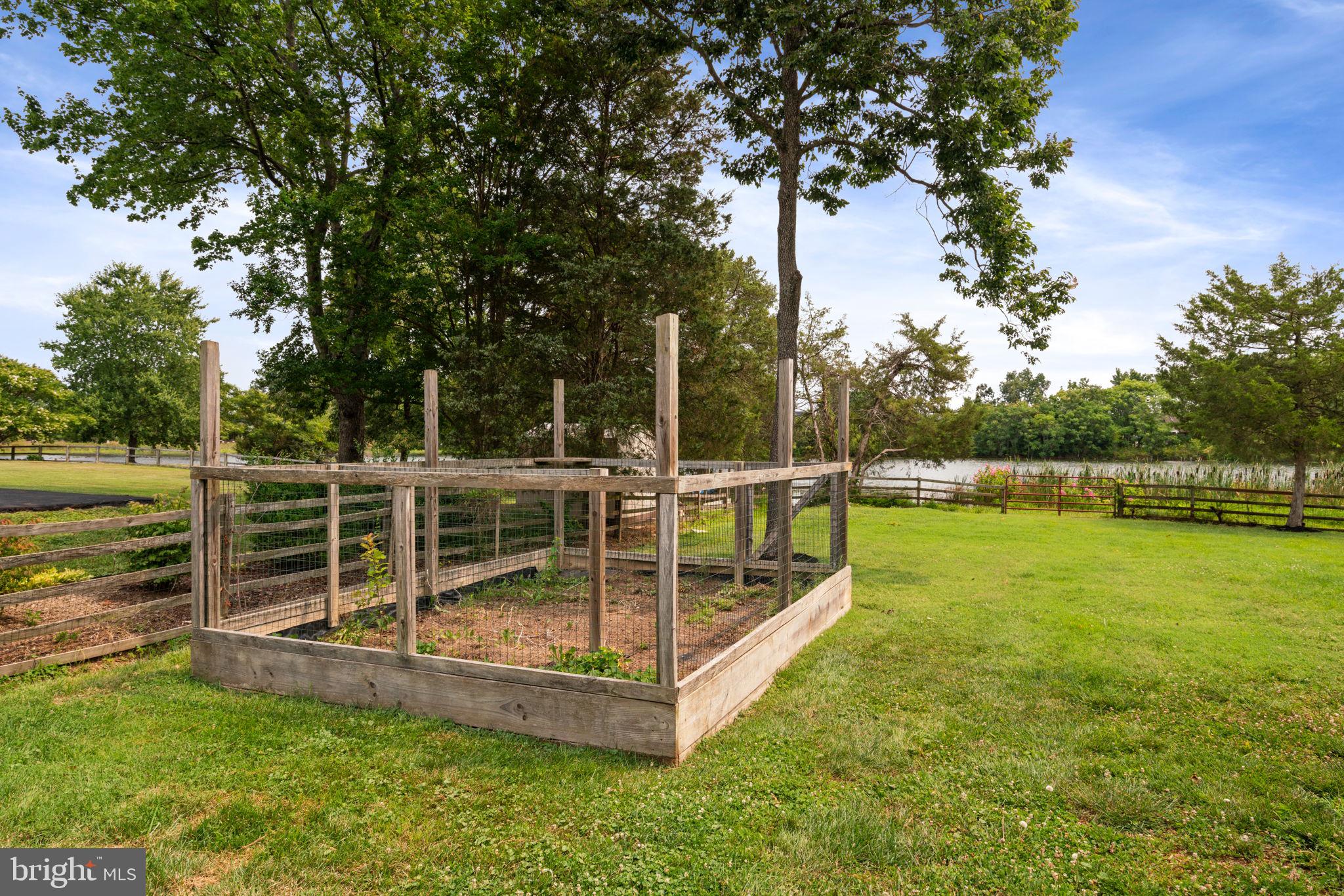 LAKEVIEW ESTATES - Residential