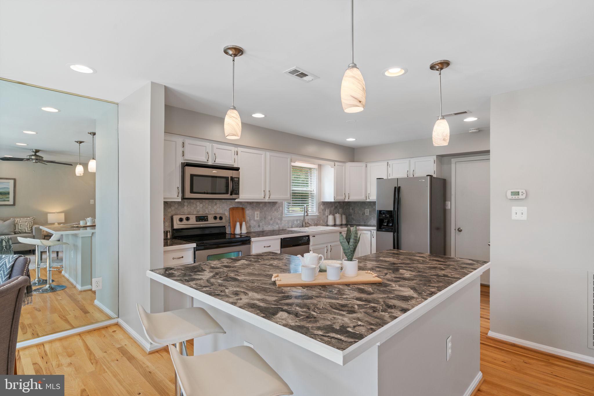 LAKEVIEW ESTATES - Residential