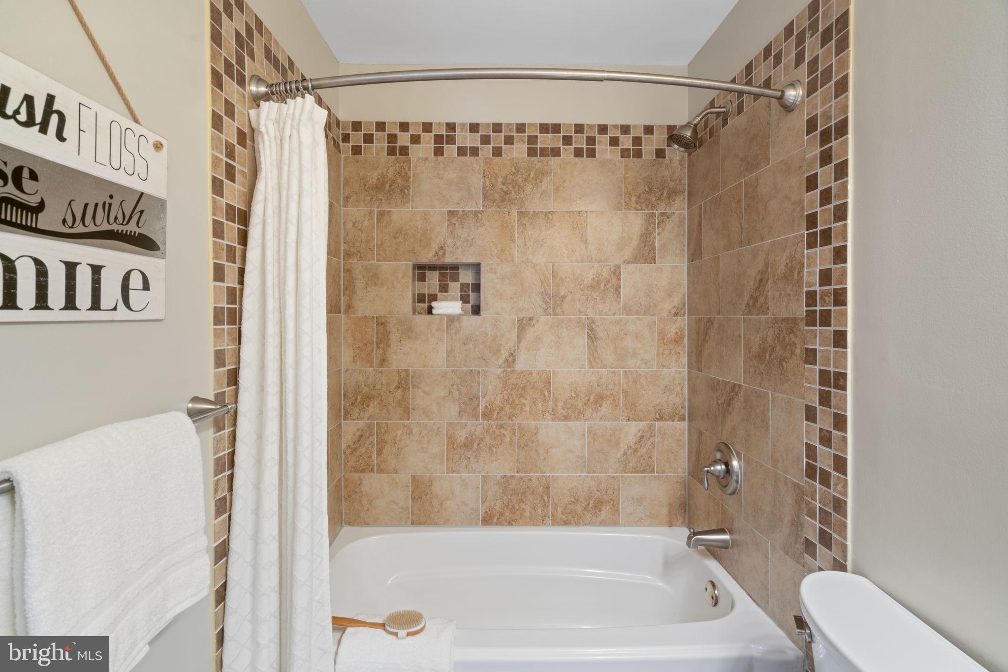 LAKEVIEW ESTATES - Residential