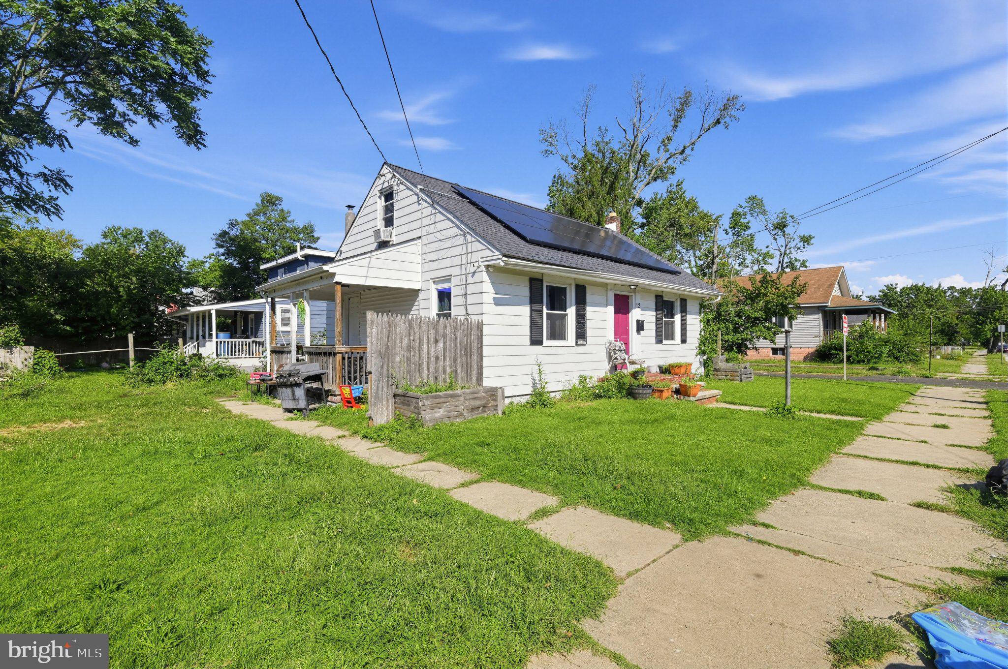 12 N 8TH STREET