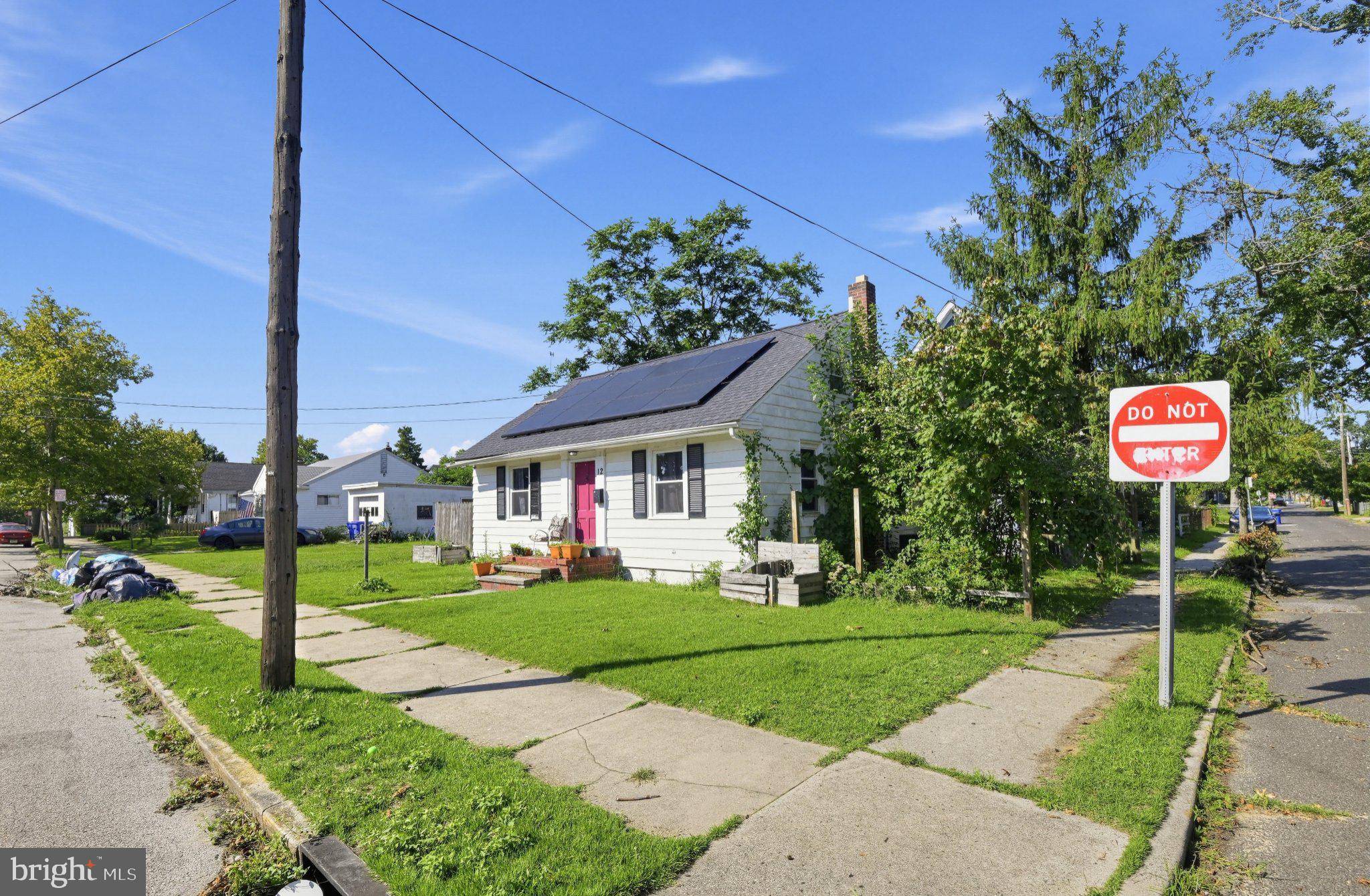 12 N 8TH STREET