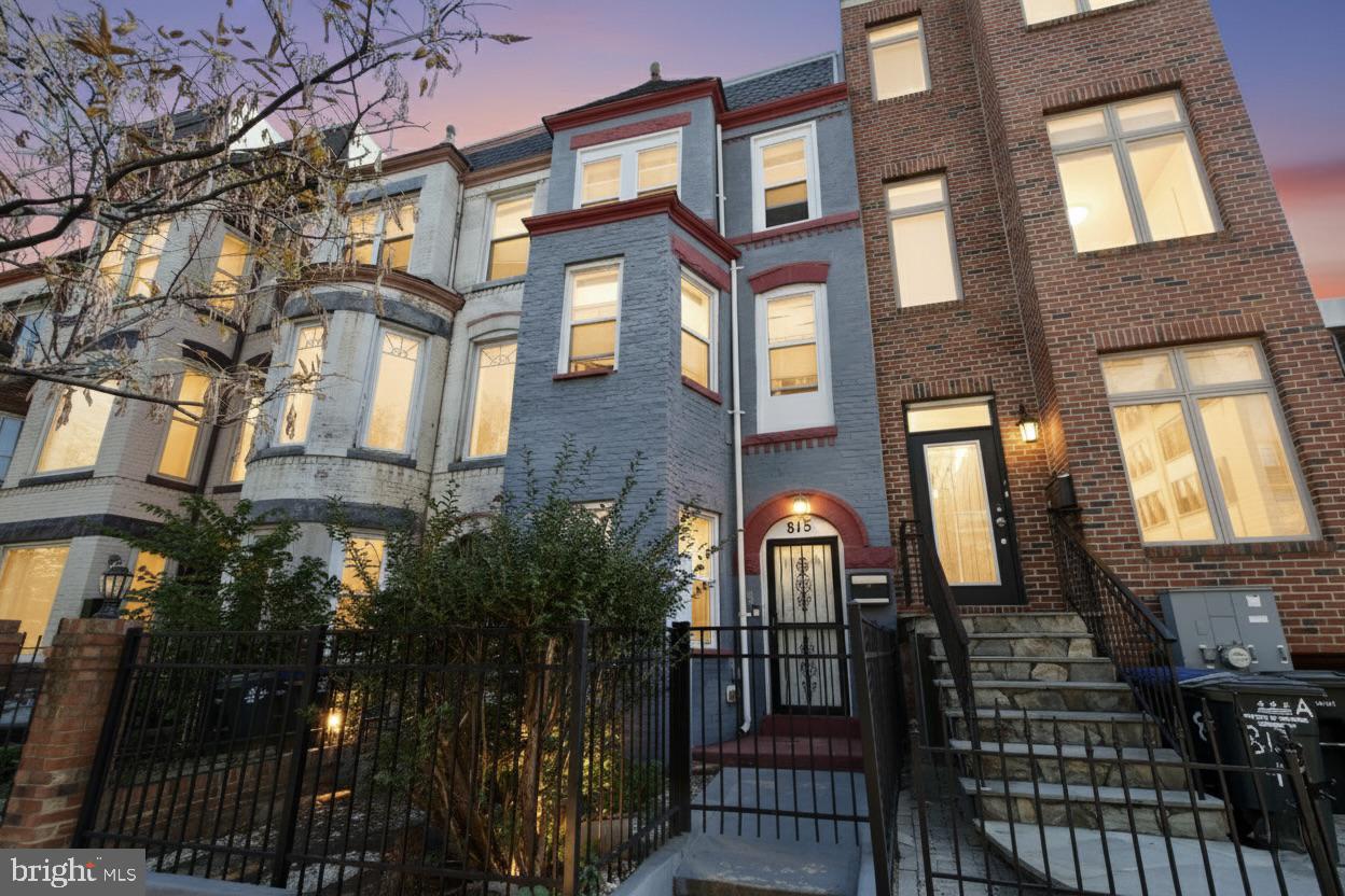 815 4TH STREET NE