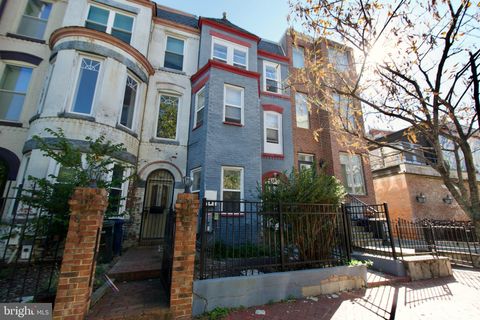 815 4TH STREET NE WASHINGTON DC 20002