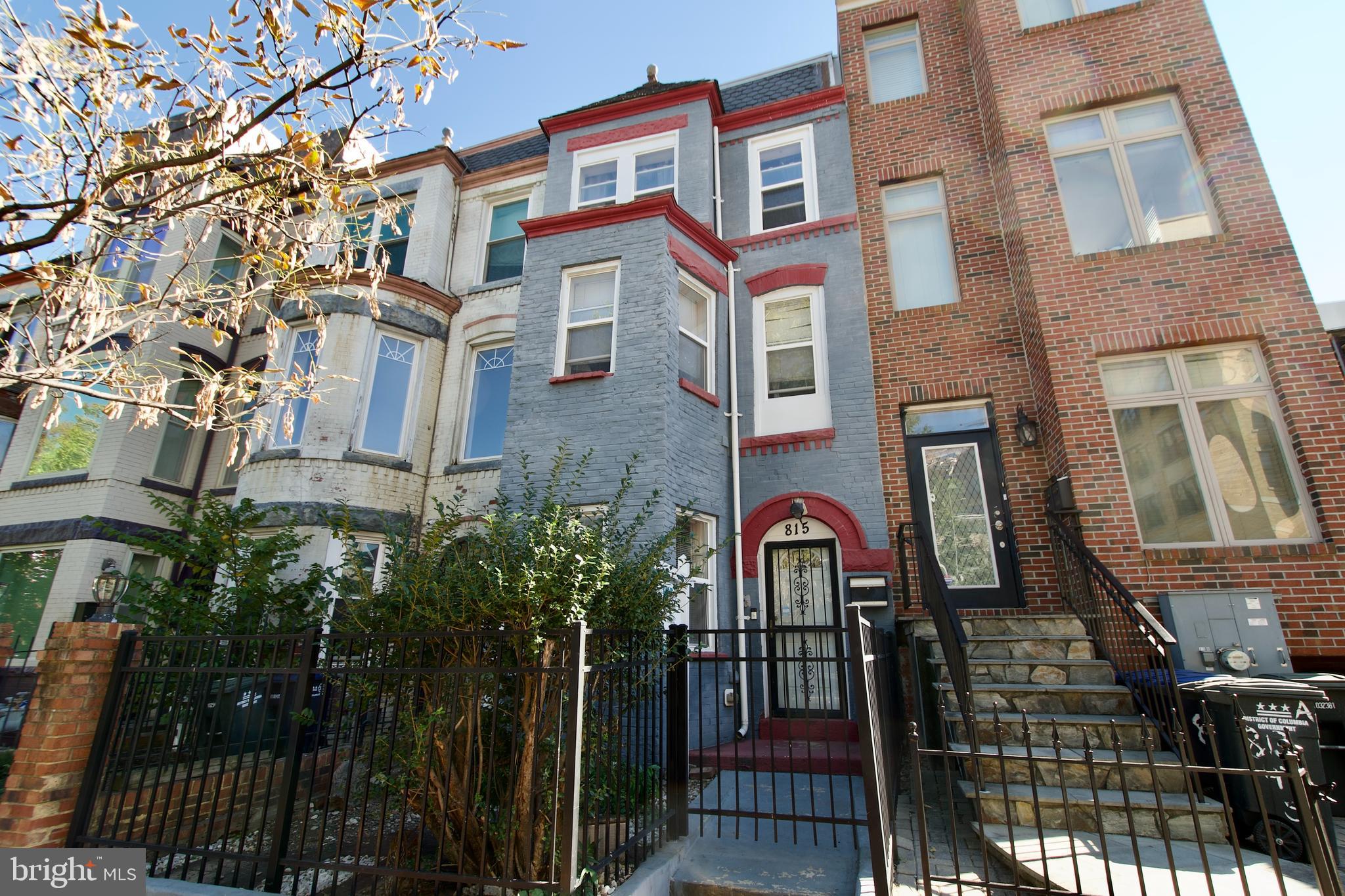 815 4TH STREET NE