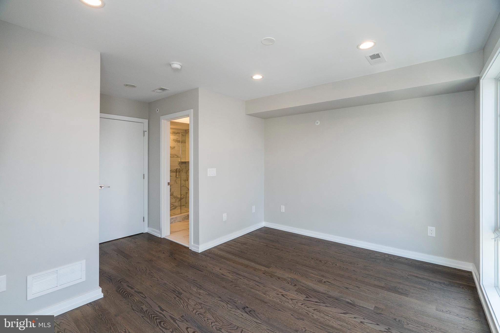 GRADUATE HOSPITAL - Residential Lease