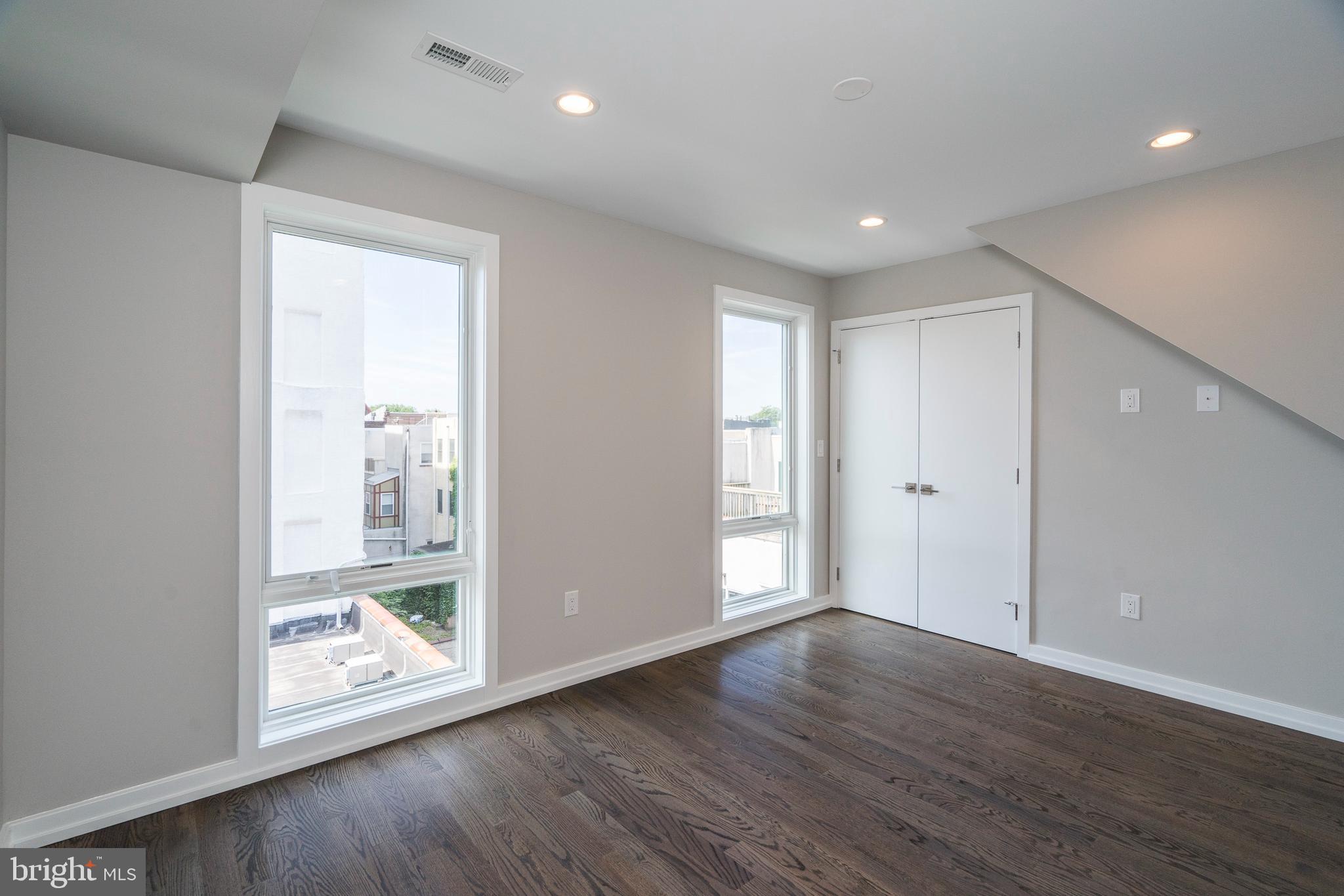 GRADUATE HOSPITAL - Residential Lease