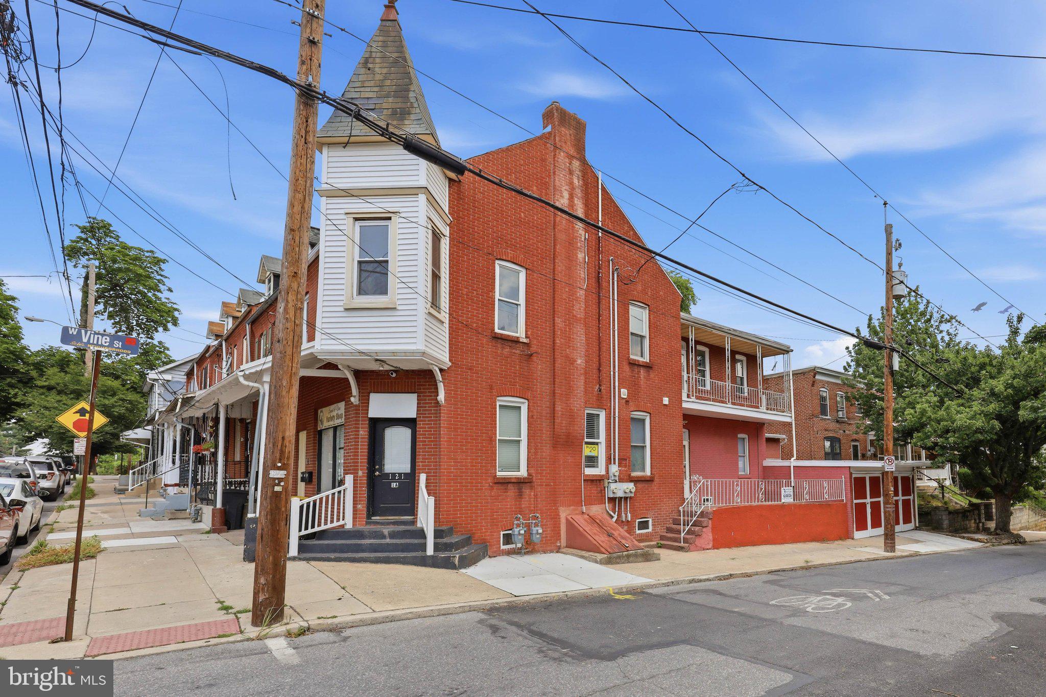 121 LAUREL STREET