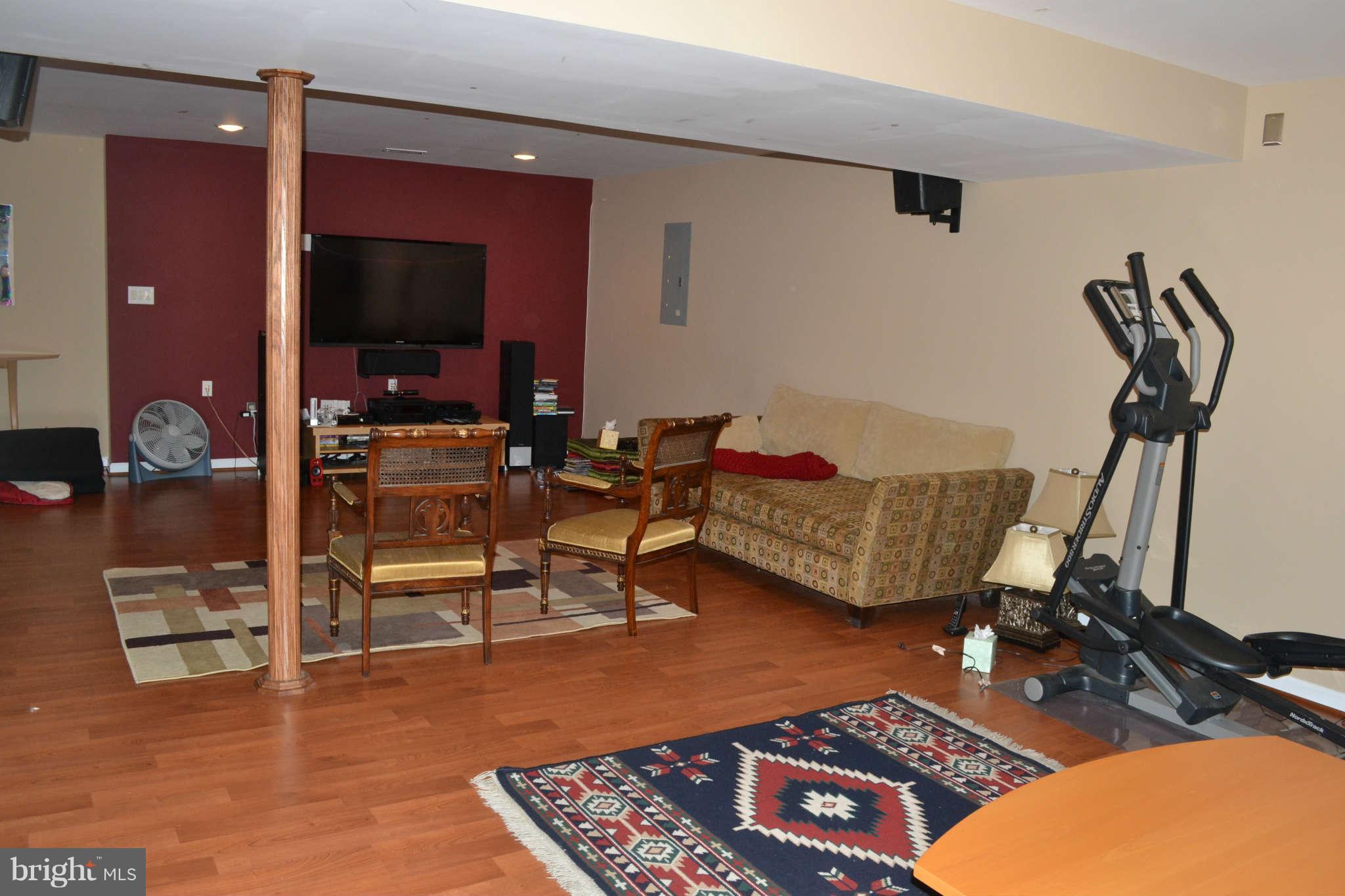 SOUTH RIDING - Residential Lease