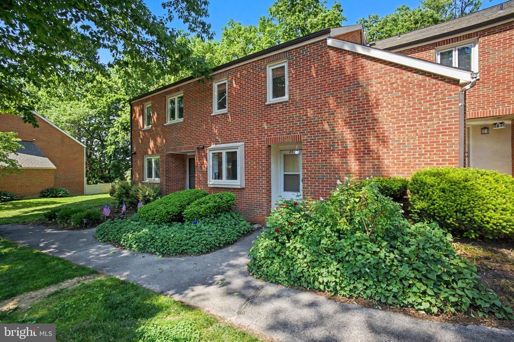 Photo of 25 Beechtree Lane, MOUNTVILLE, PA 17554 (MLS # PALA2087766)