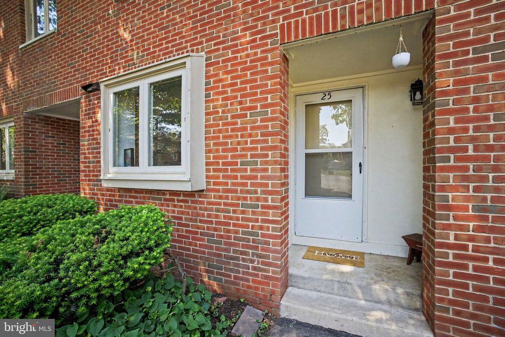 Photo of 25 Beechtree Lane, MOUNTVILLE, PA 17554 (MLS # PALA2087766)