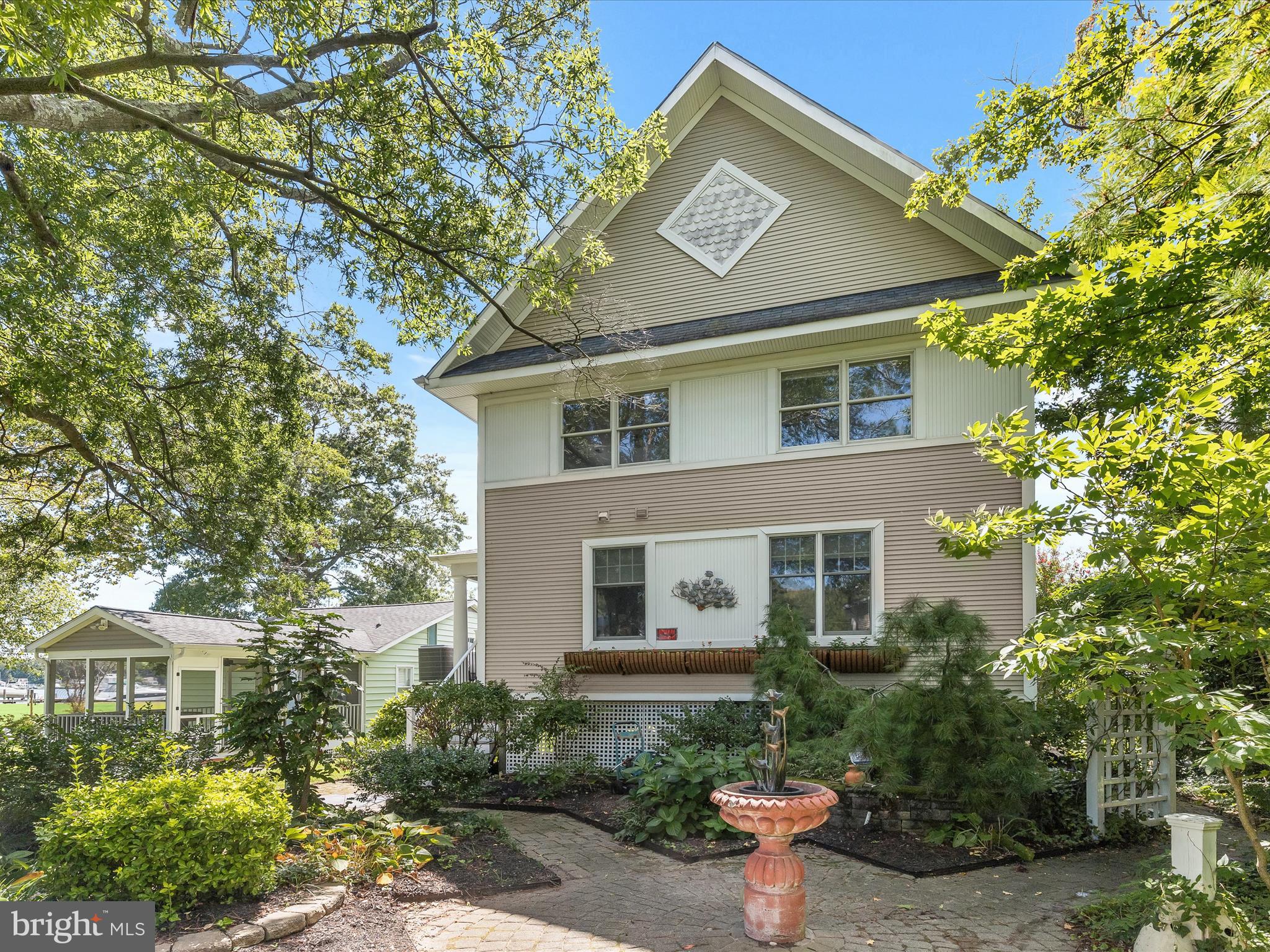 SENECA PARK BEACH - Residential