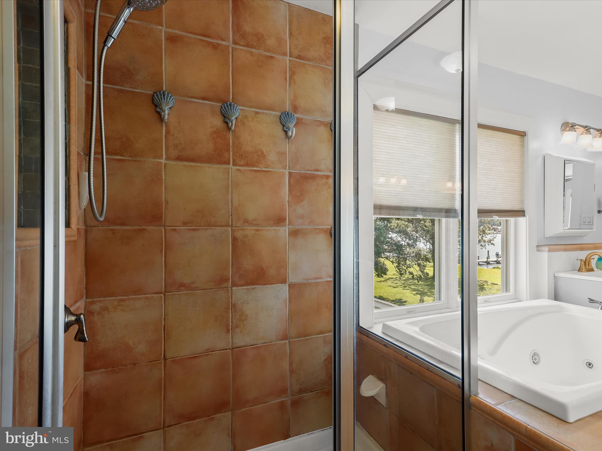 SENECA PARK BEACH - Residential