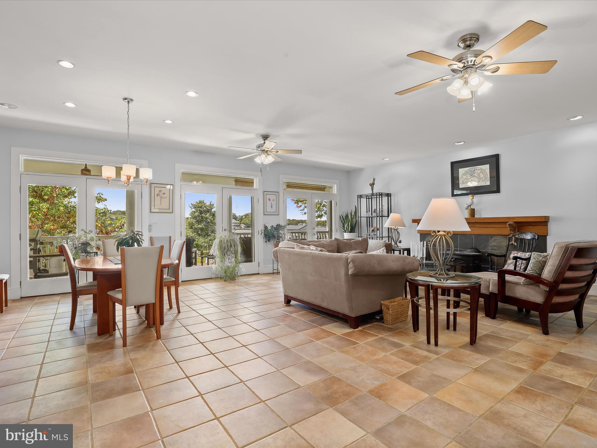 SENECA PARK BEACH - Residential