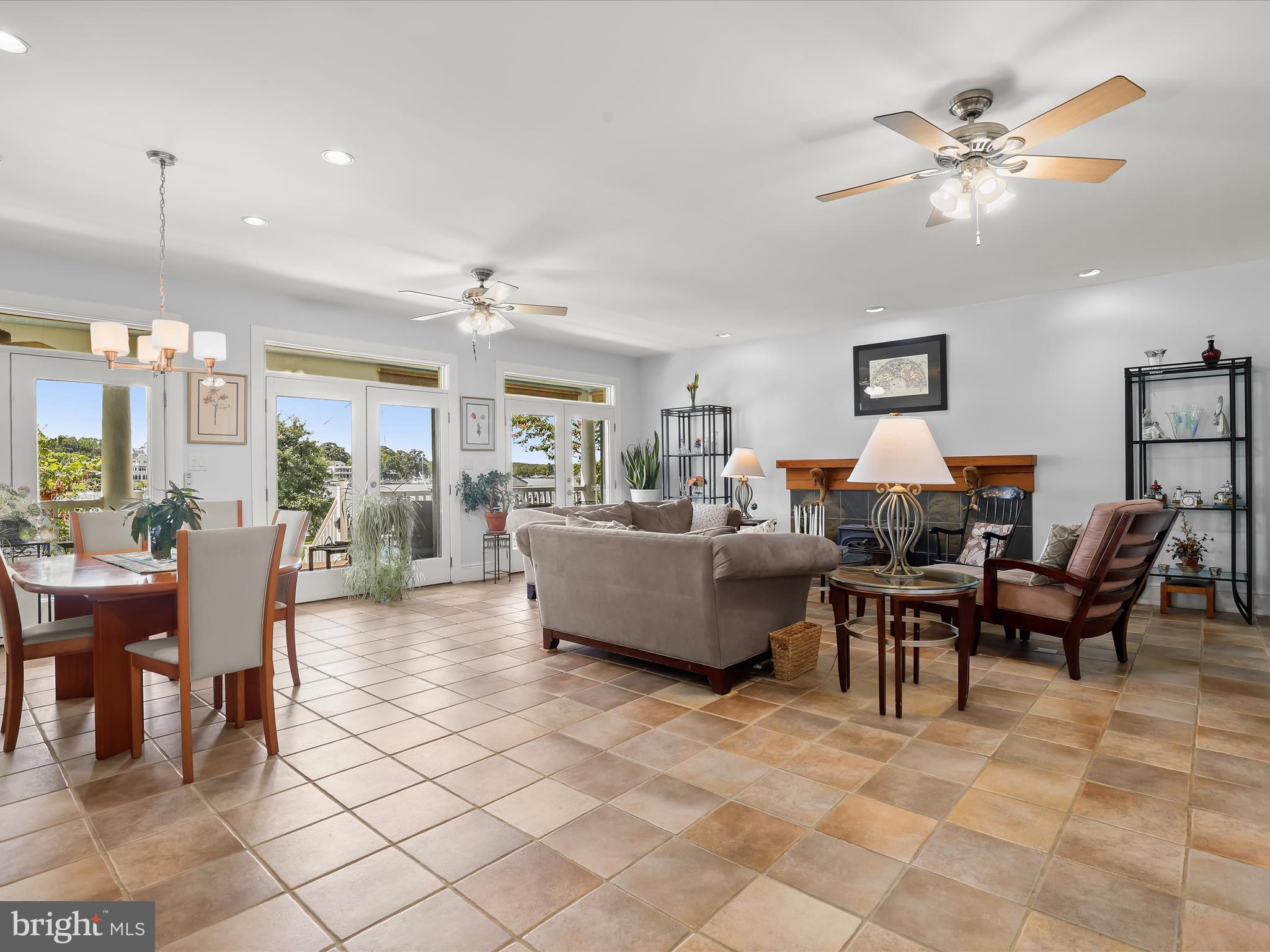 SENECA PARK BEACH - Residential