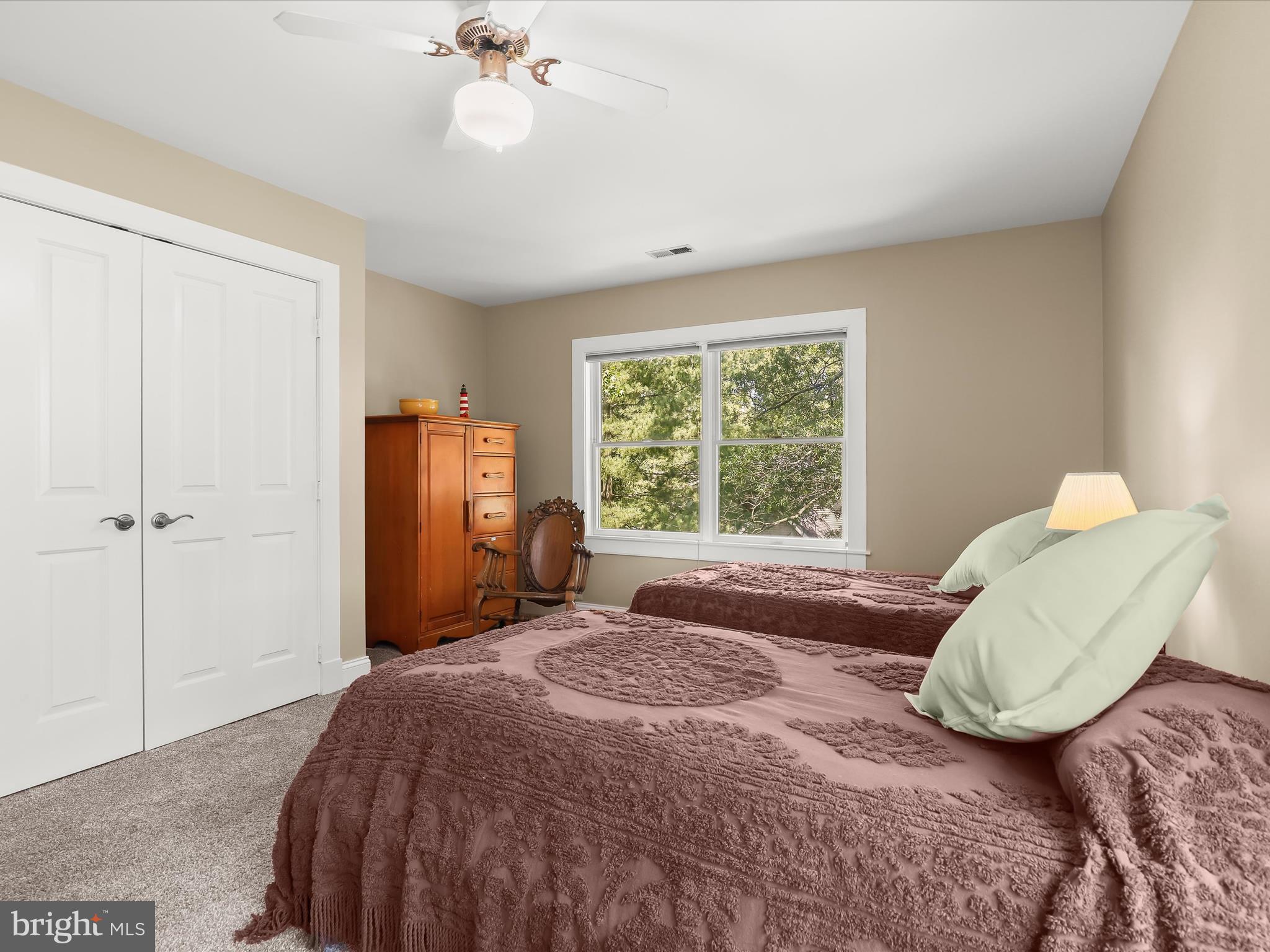 SENECA PARK BEACH - Residential