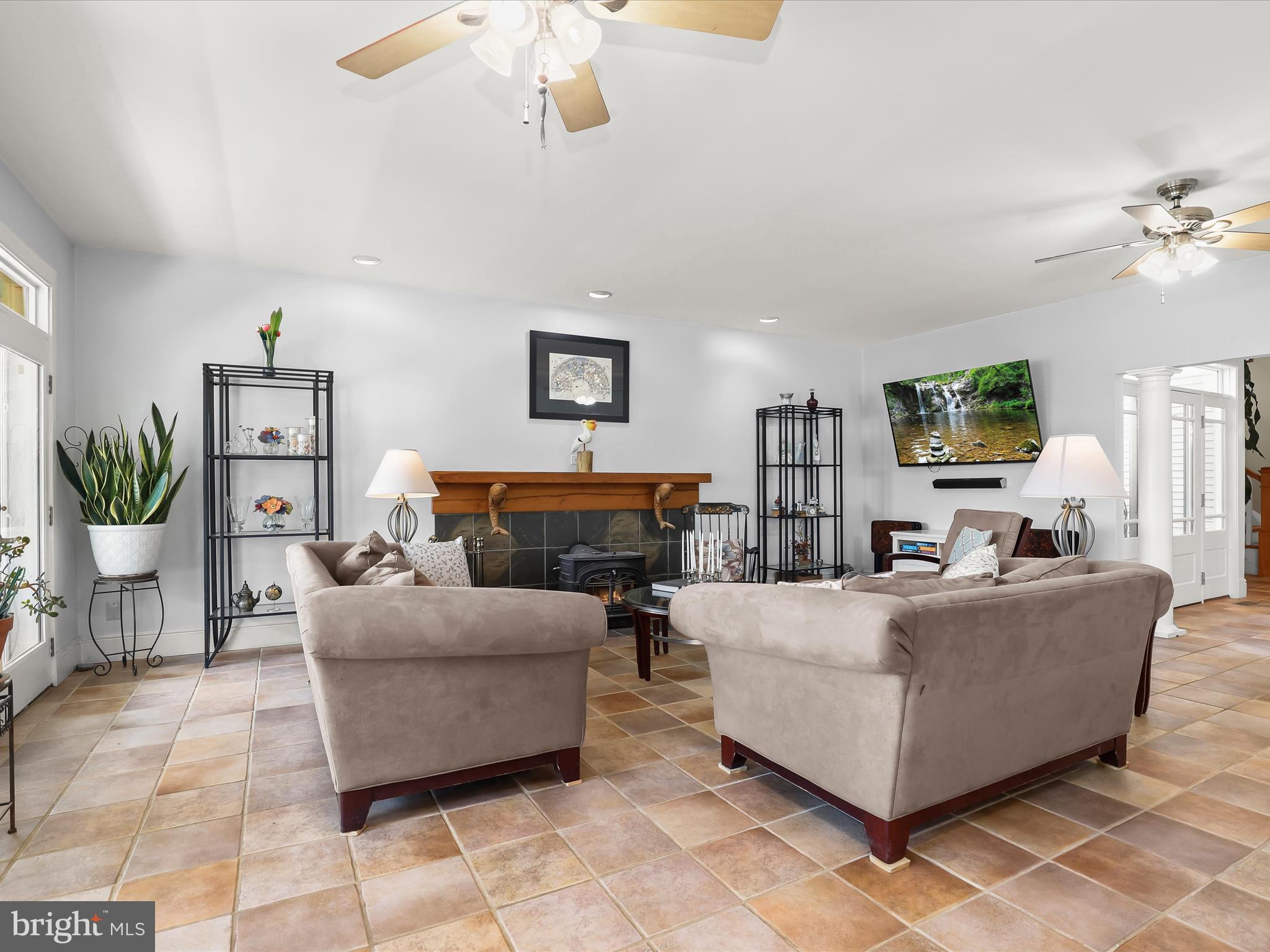 SENECA PARK BEACH - Residential