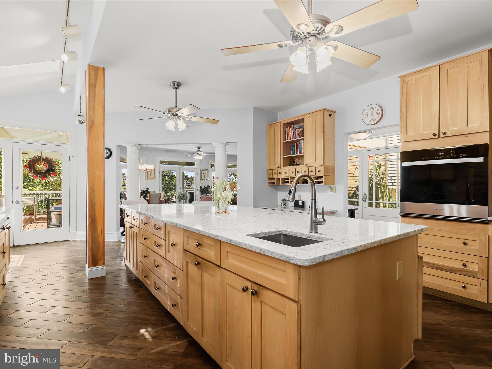 SENECA PARK BEACH - Residential