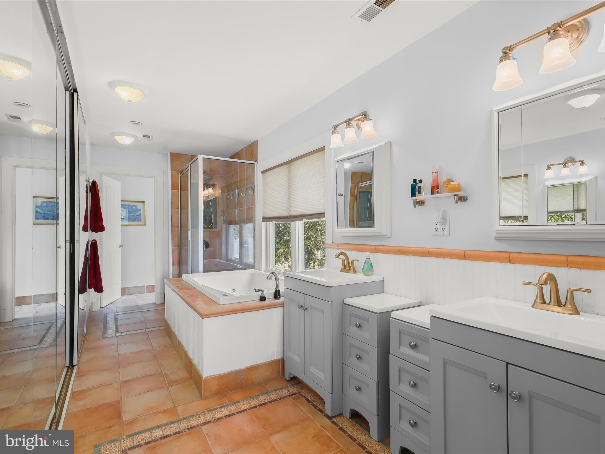 SENECA PARK BEACH - Residential