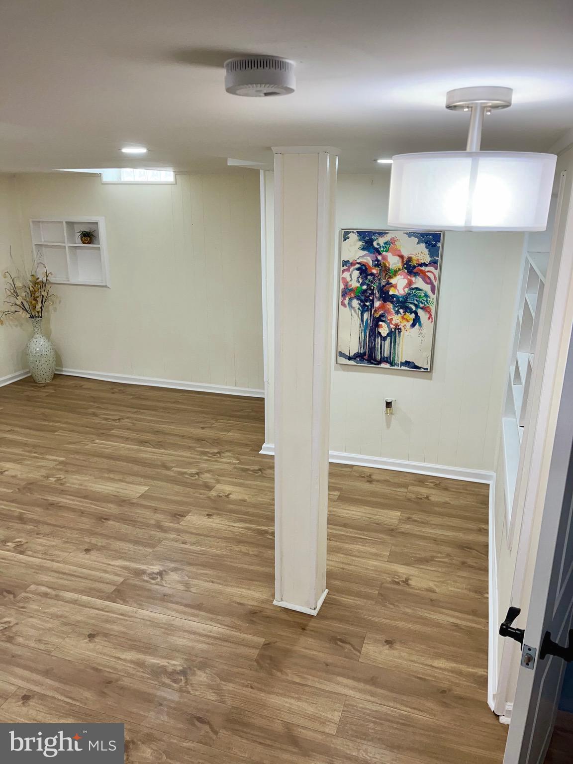 WINDSOR HILLS - Residential