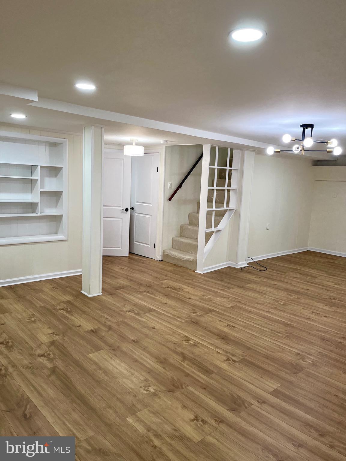 WINDSOR HILLS - Residential