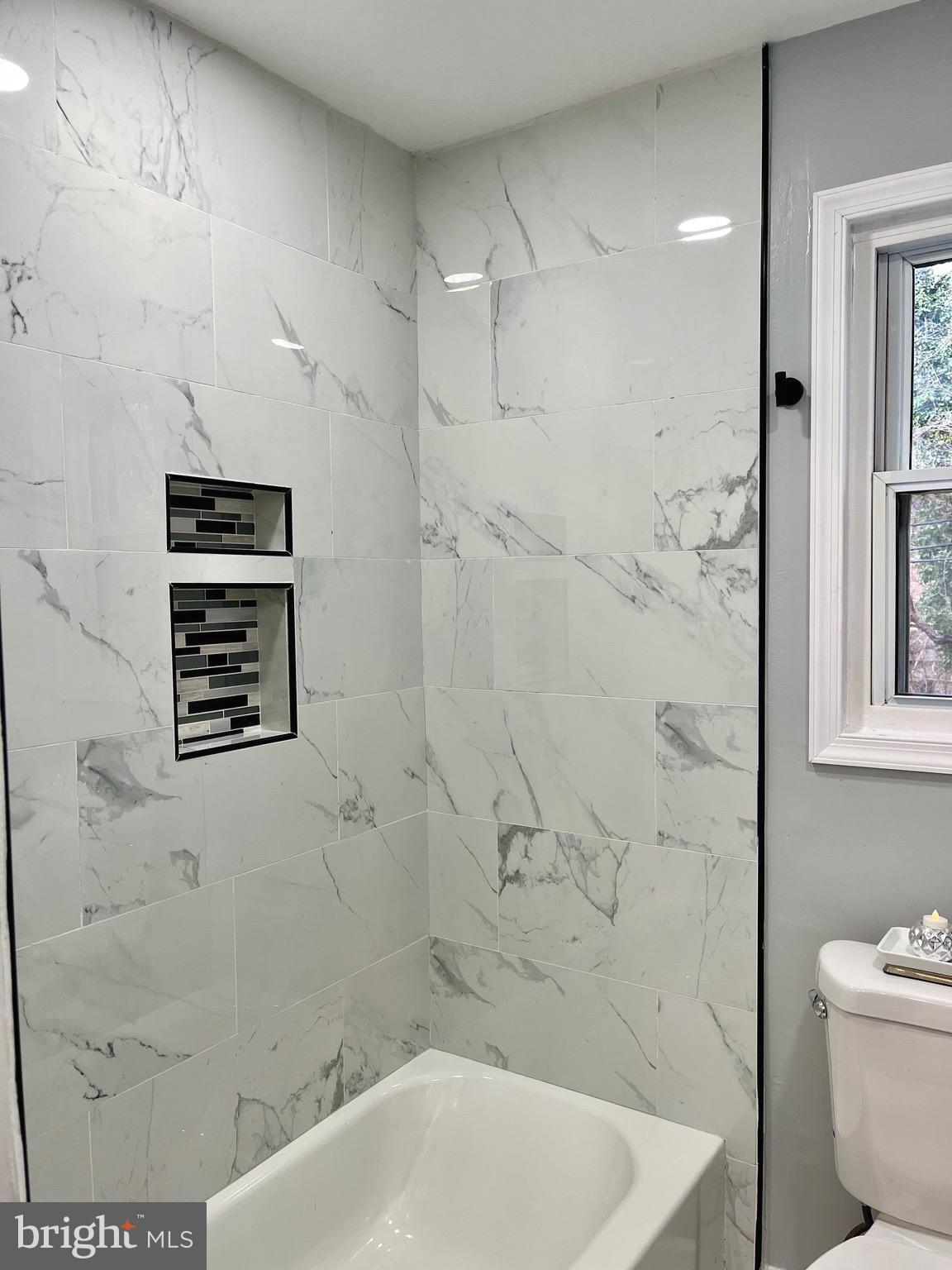 WINDSOR HILLS - Residential