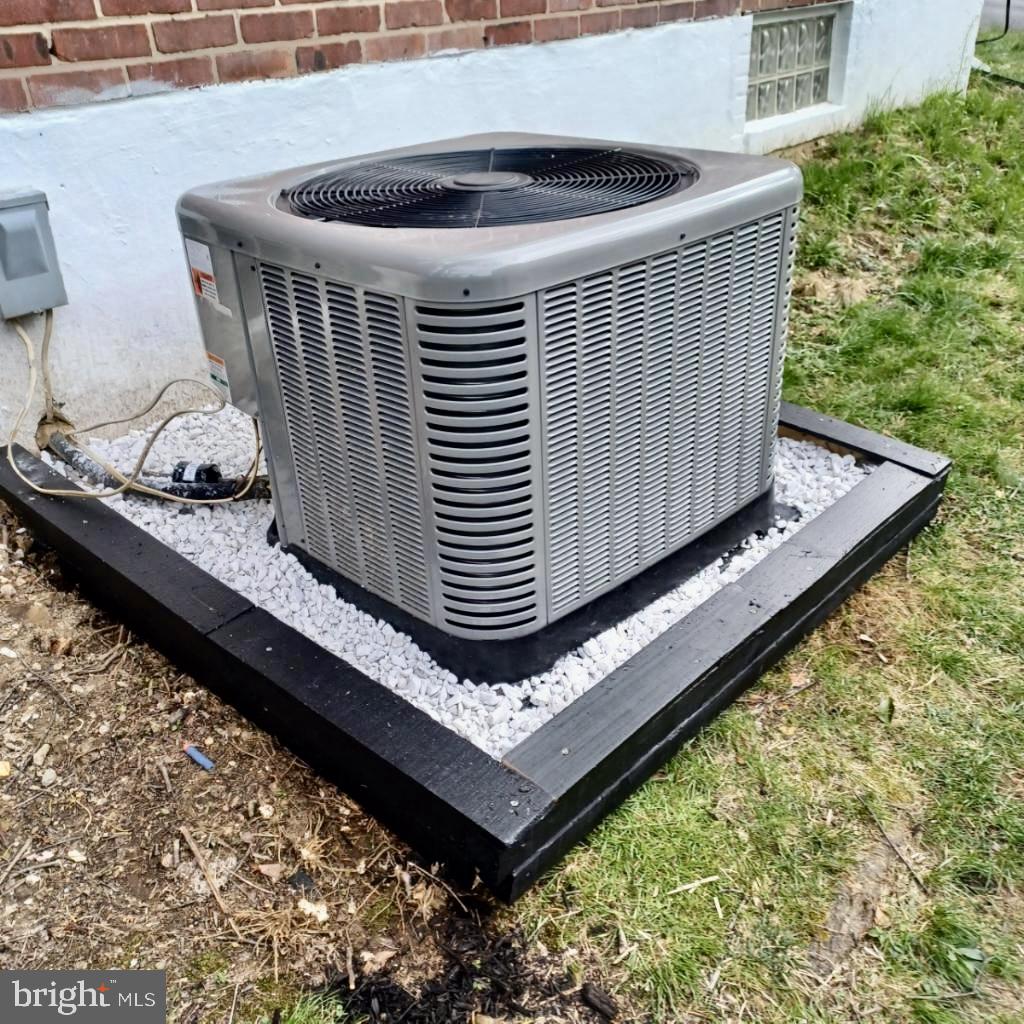 WINDSOR HILLS - Residential